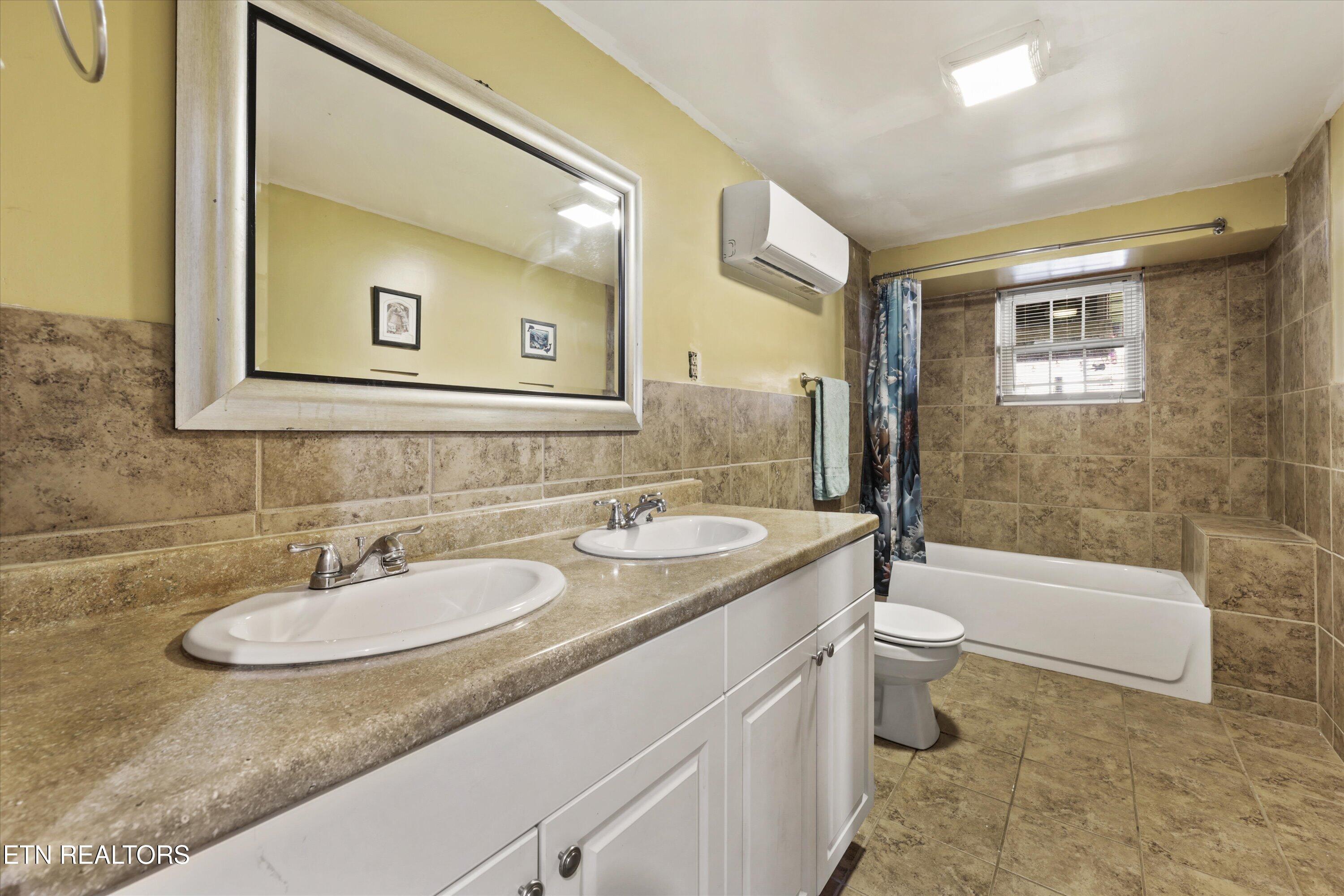 18165 E Highway 11 Lenoir City TN 37772