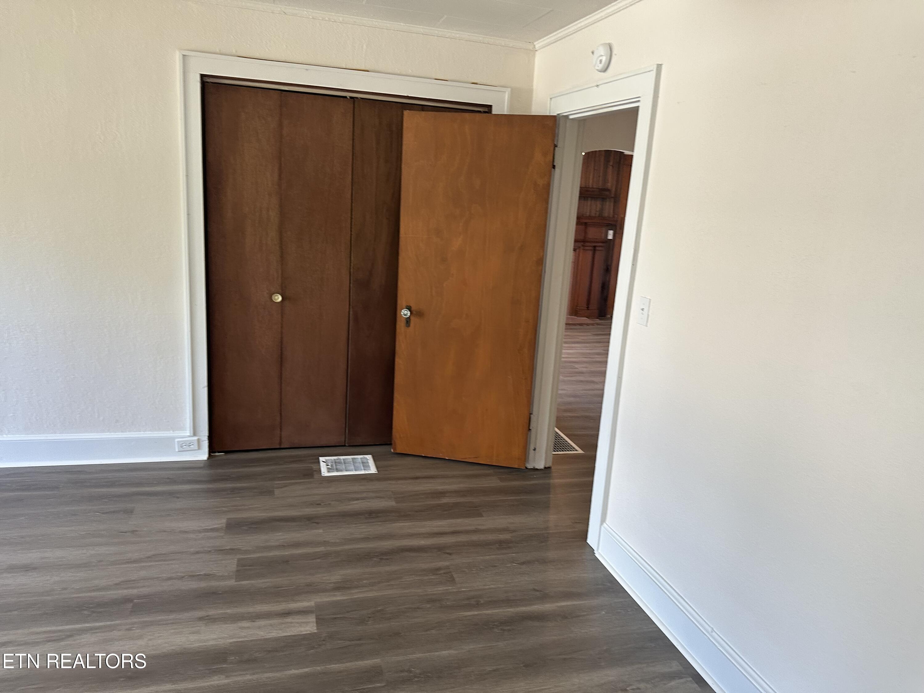 517 E Central Avenue Lafollette TN 37766