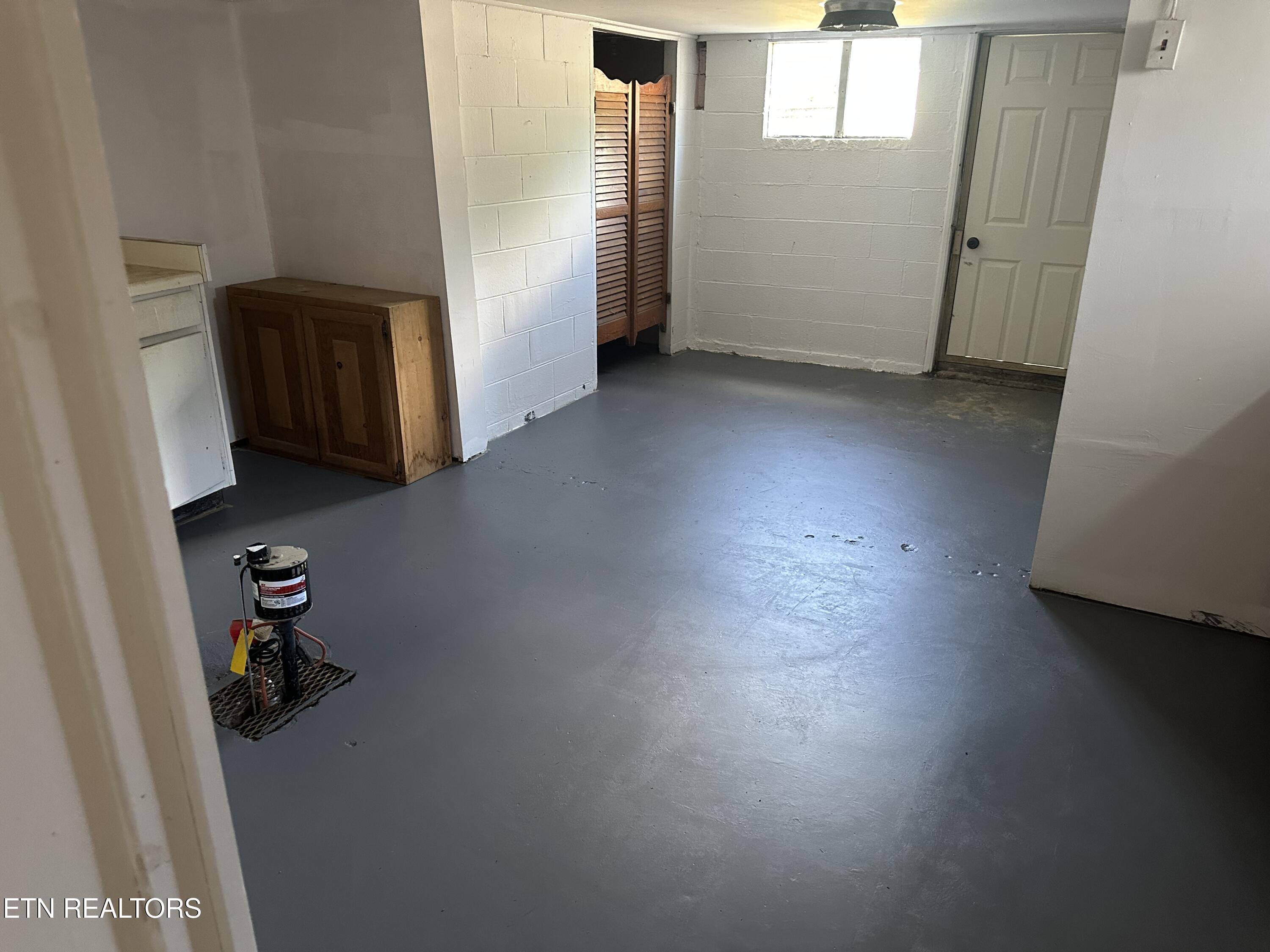517 E Central Avenue Lafollette TN 37766