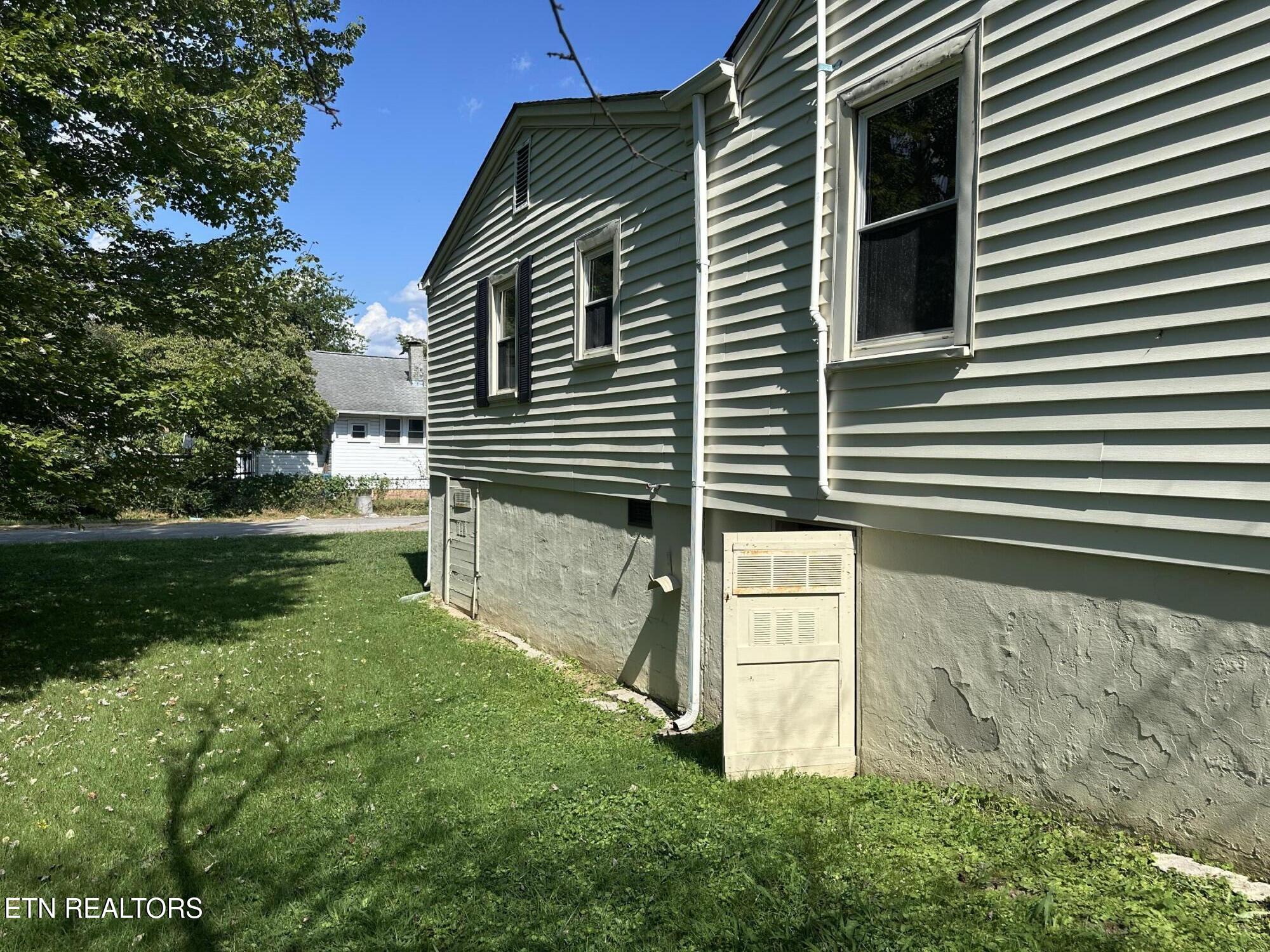 517 E Central Avenue Lafollette TN 37766