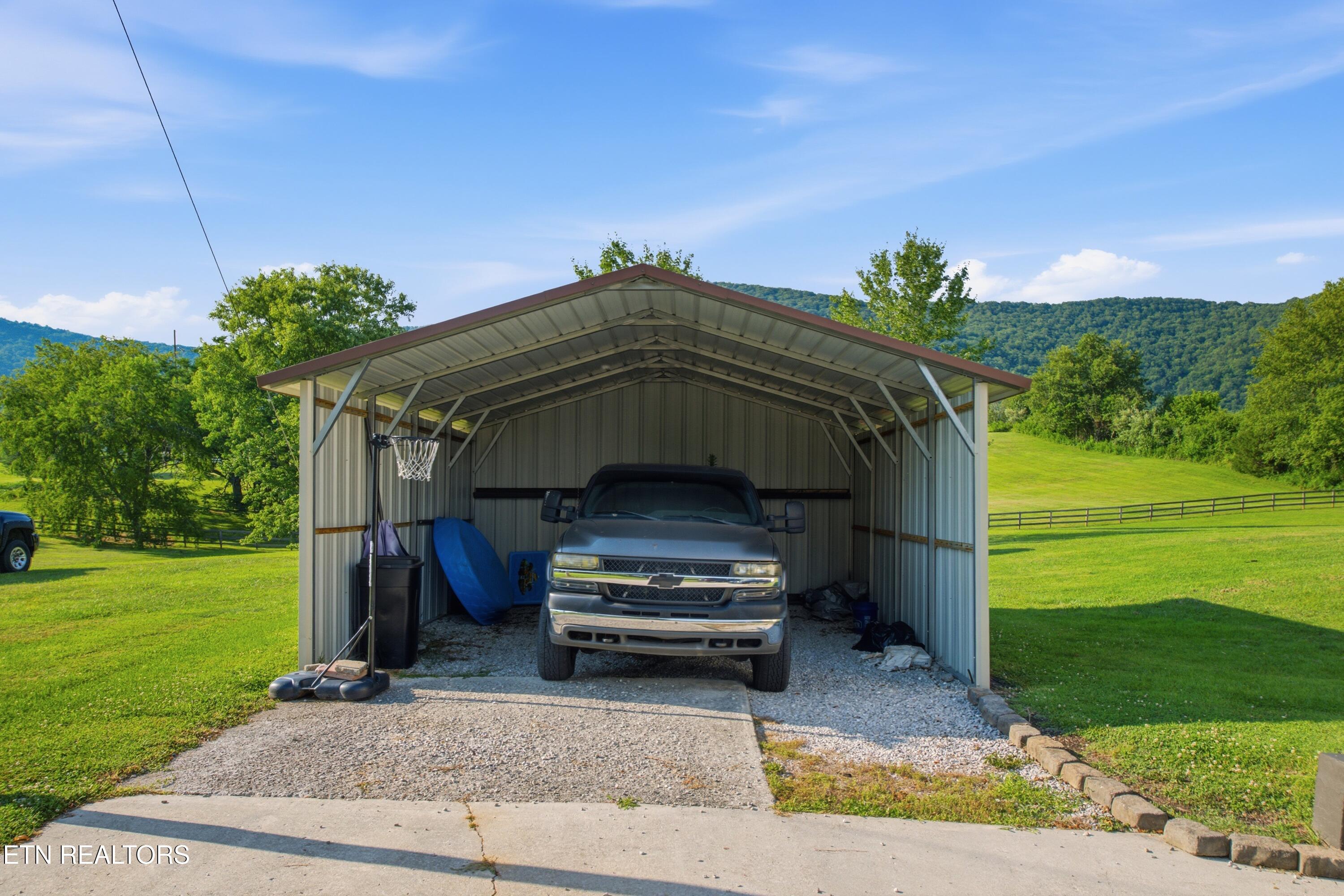 4784 Old Highway 63 Speedwell TN 37870