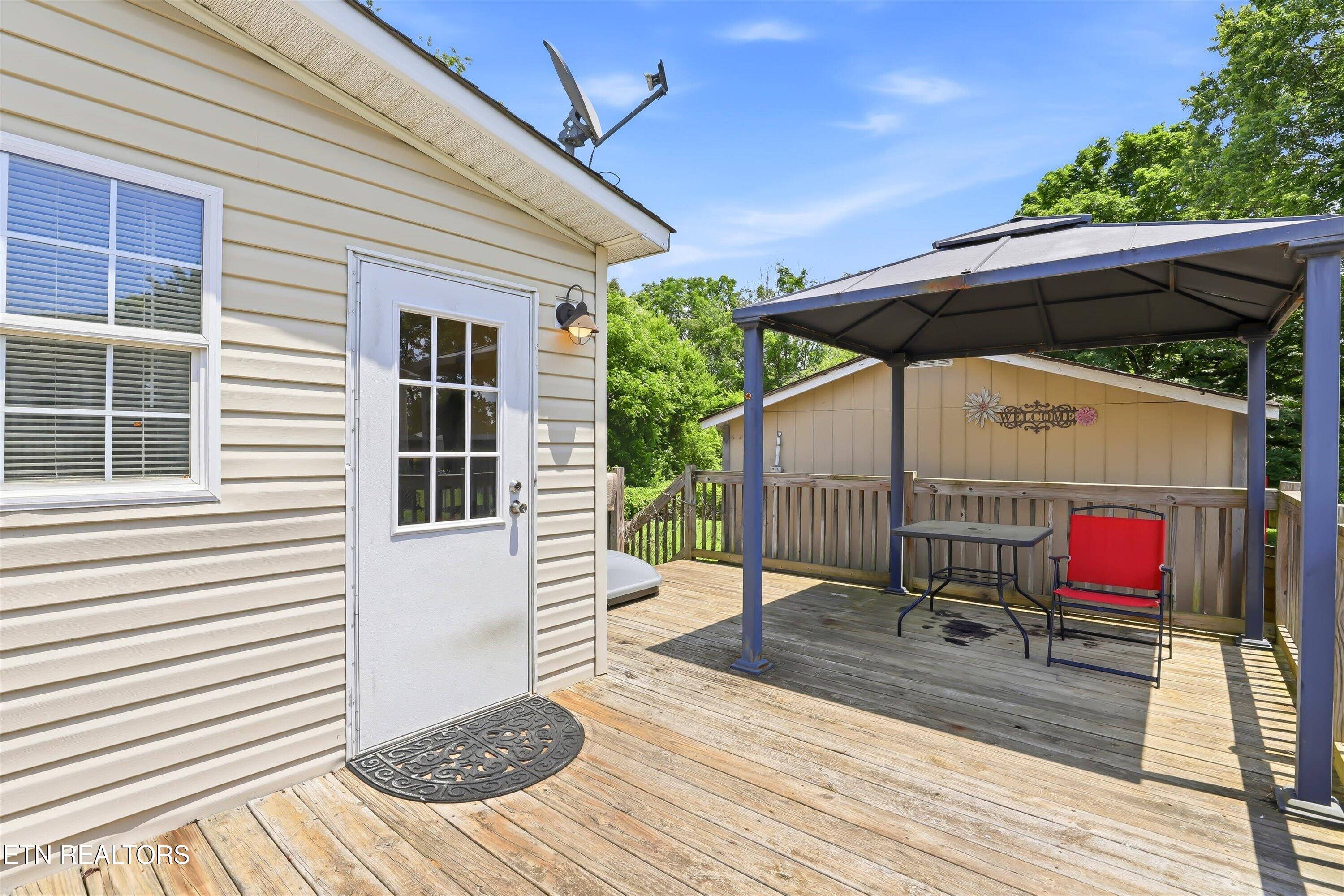 709 S Farnum Street Friendsville TN 37737