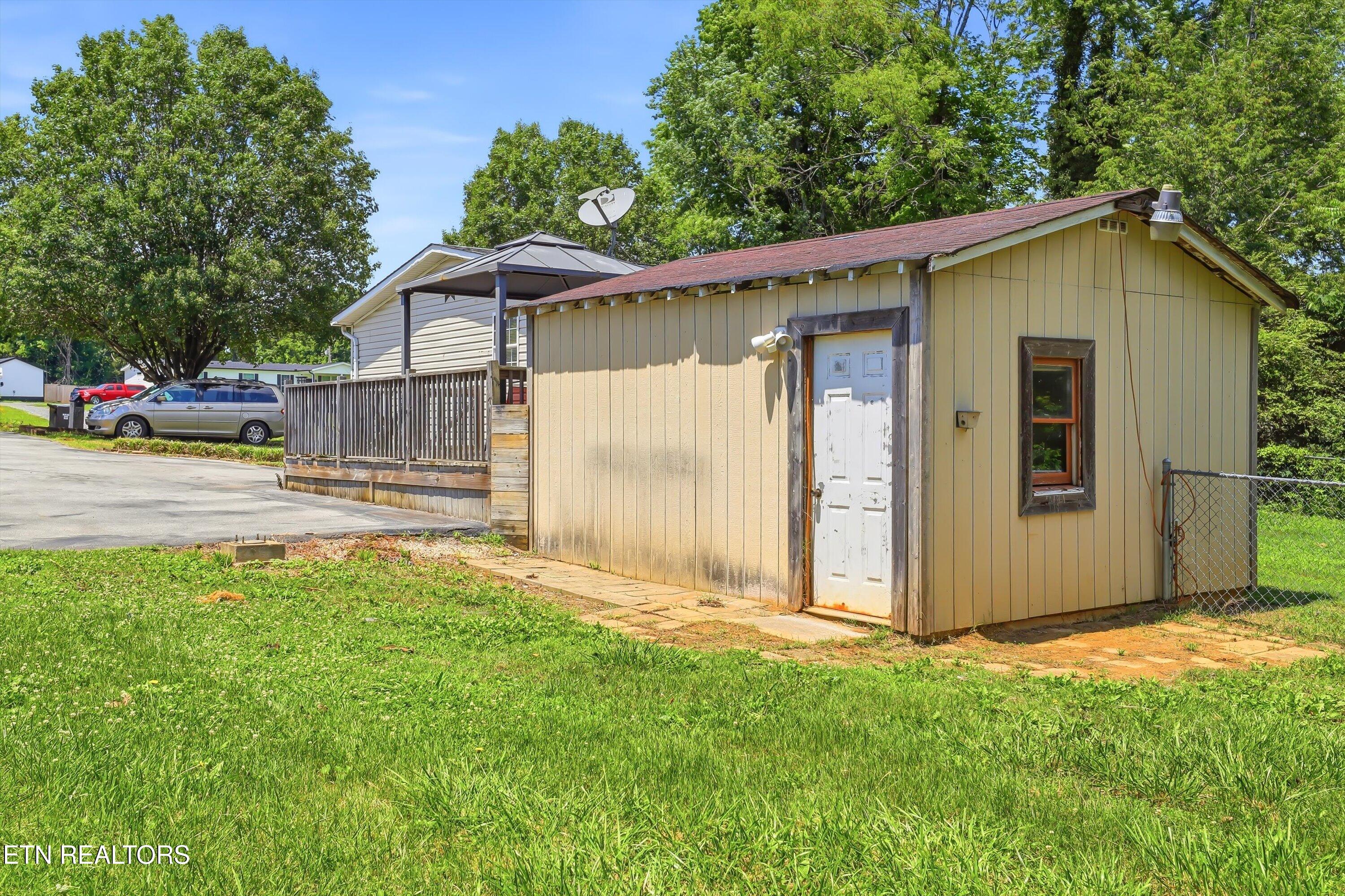 709 S Farnum Street Friendsville TN 37737