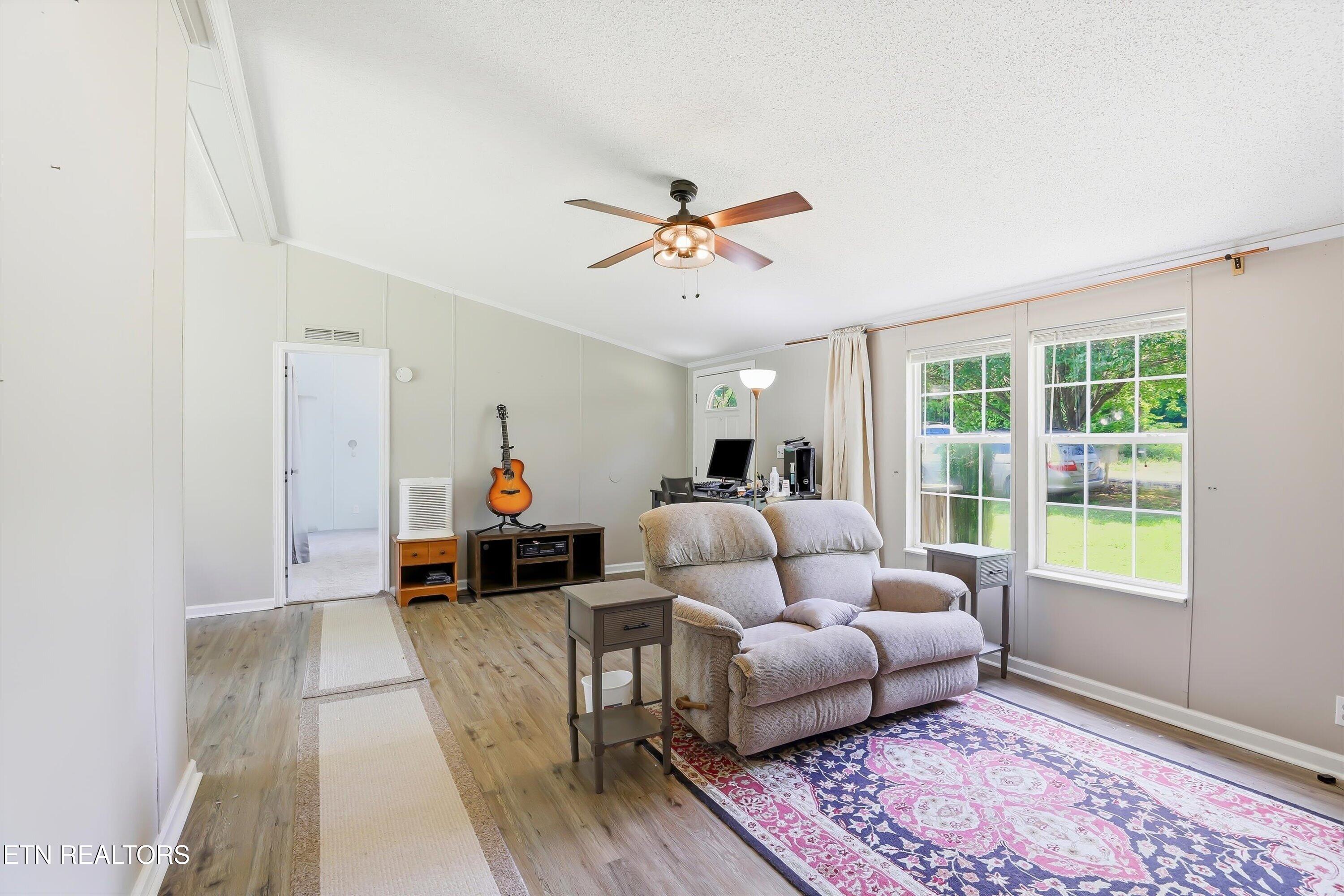709 S Farnum Street Friendsville TN 37737
