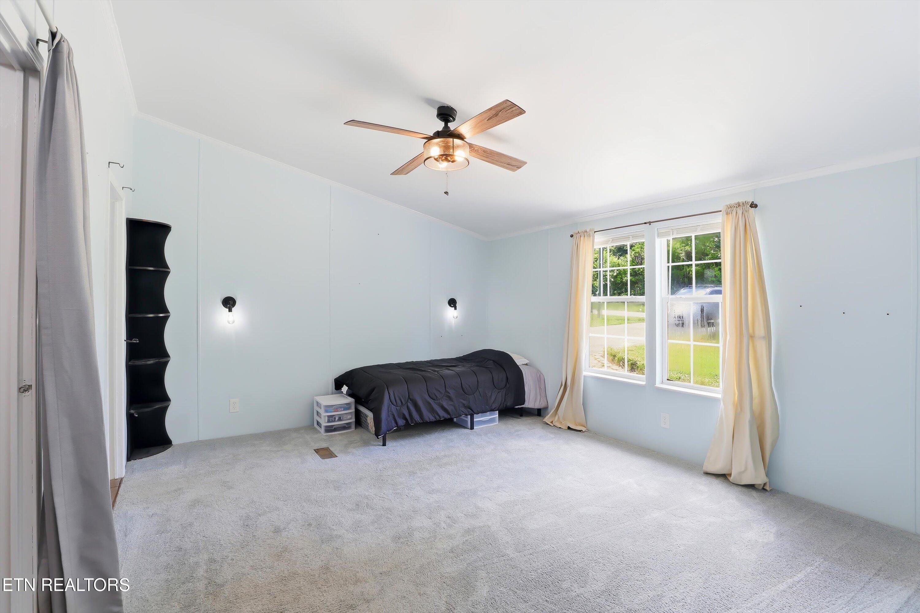 709 S Farnum Street Friendsville TN 37737
