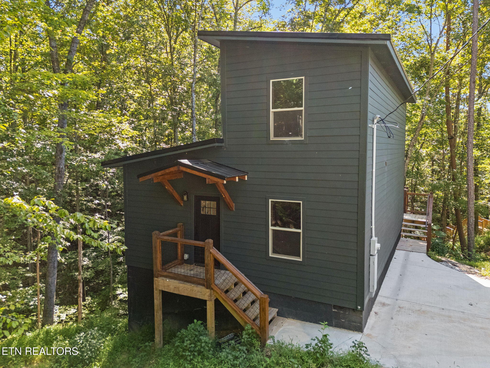 733 Country Oaks Lane Lafollette TN 37766