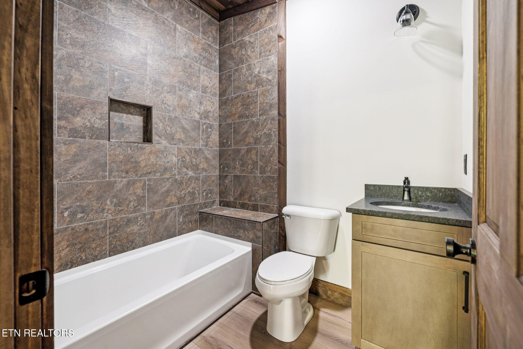 733 Country Oaks Lane Lafollette TN 37766