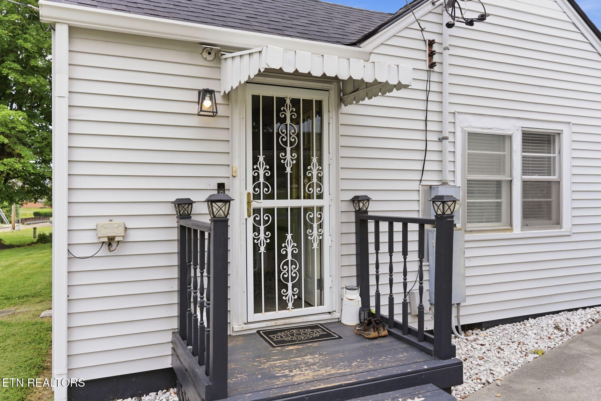9207 Strawberry Plains Pike Strawberry Plains TN 37871
