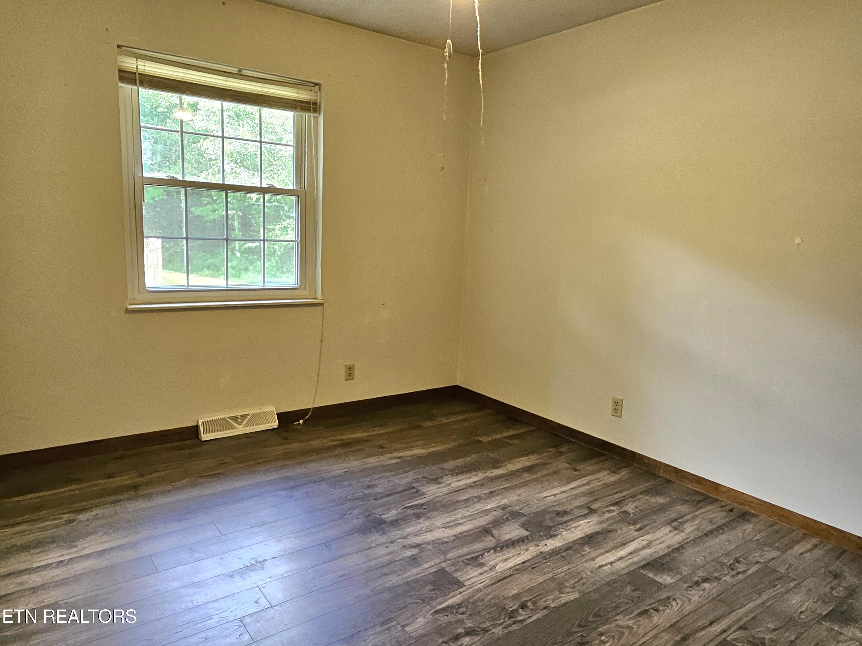 200 Sweet Lane Clinton TN 37716