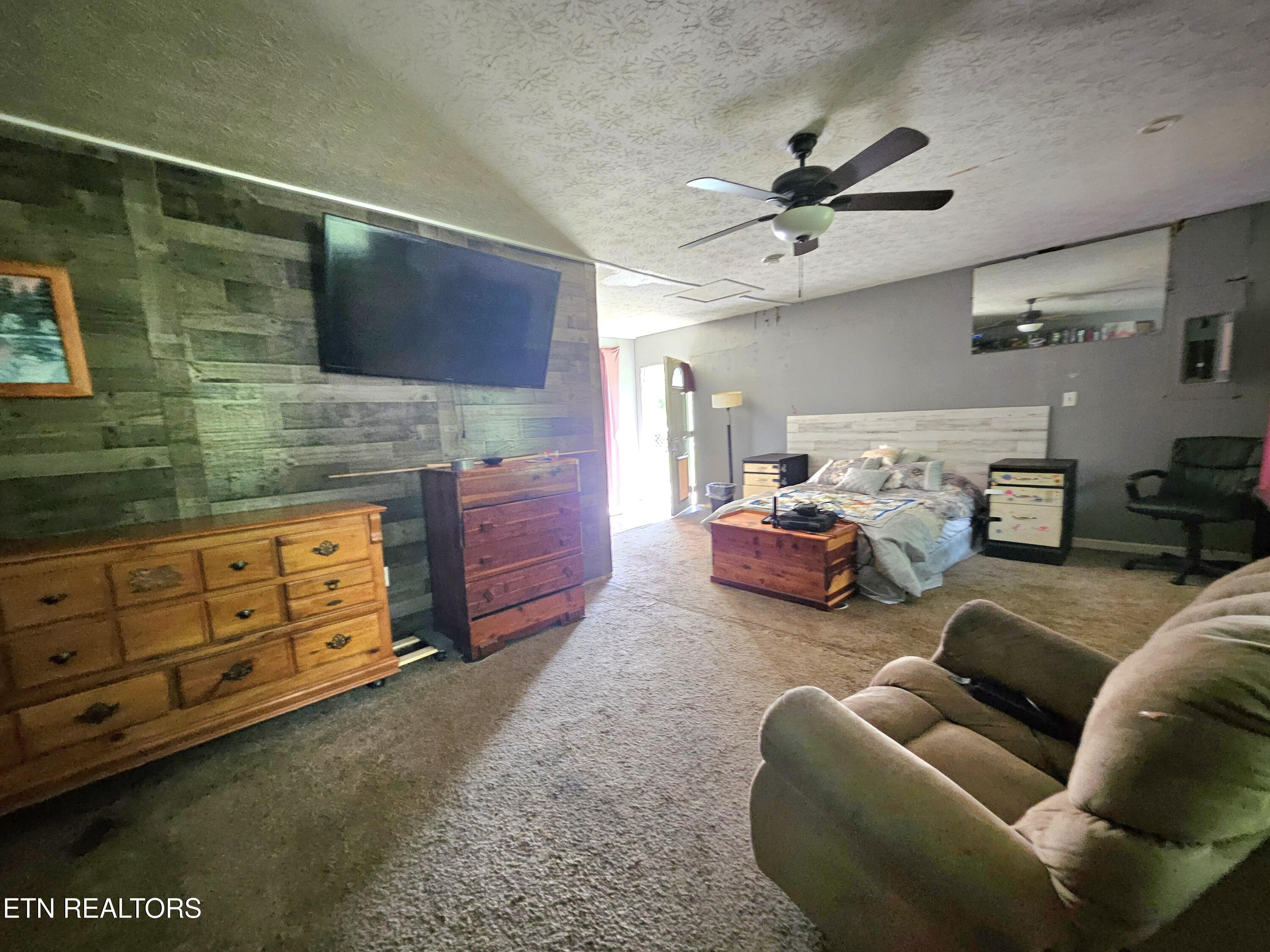 200 Sweet Lane Clinton TN 37716