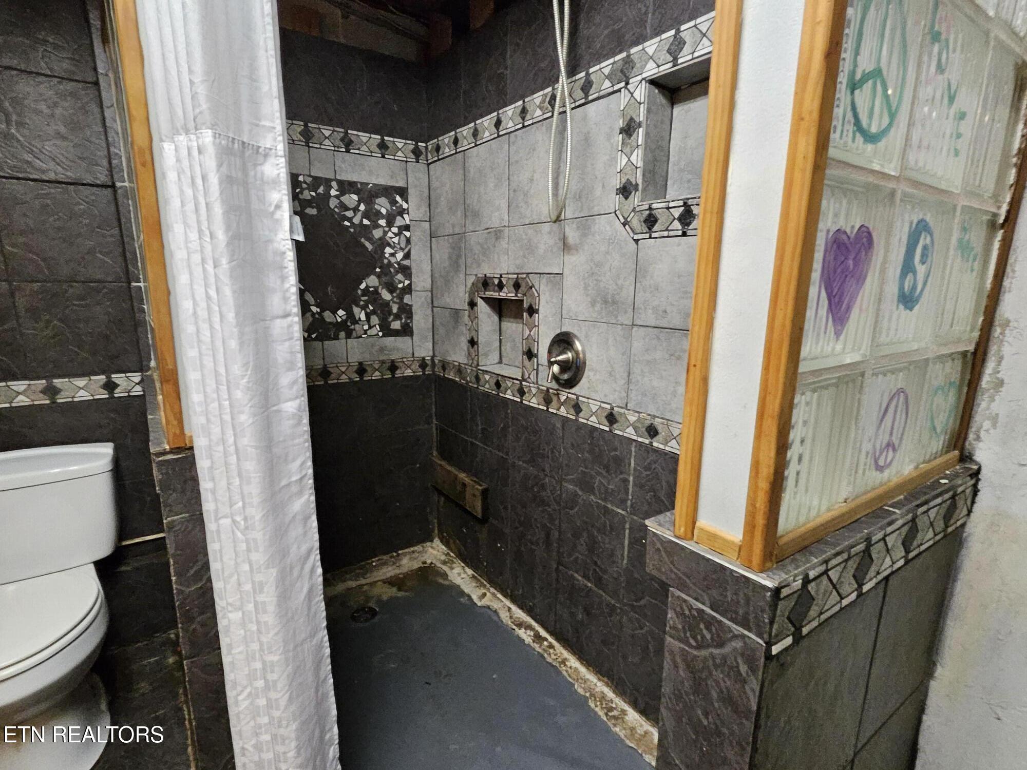 200 Sweet Lane Clinton TN 37716