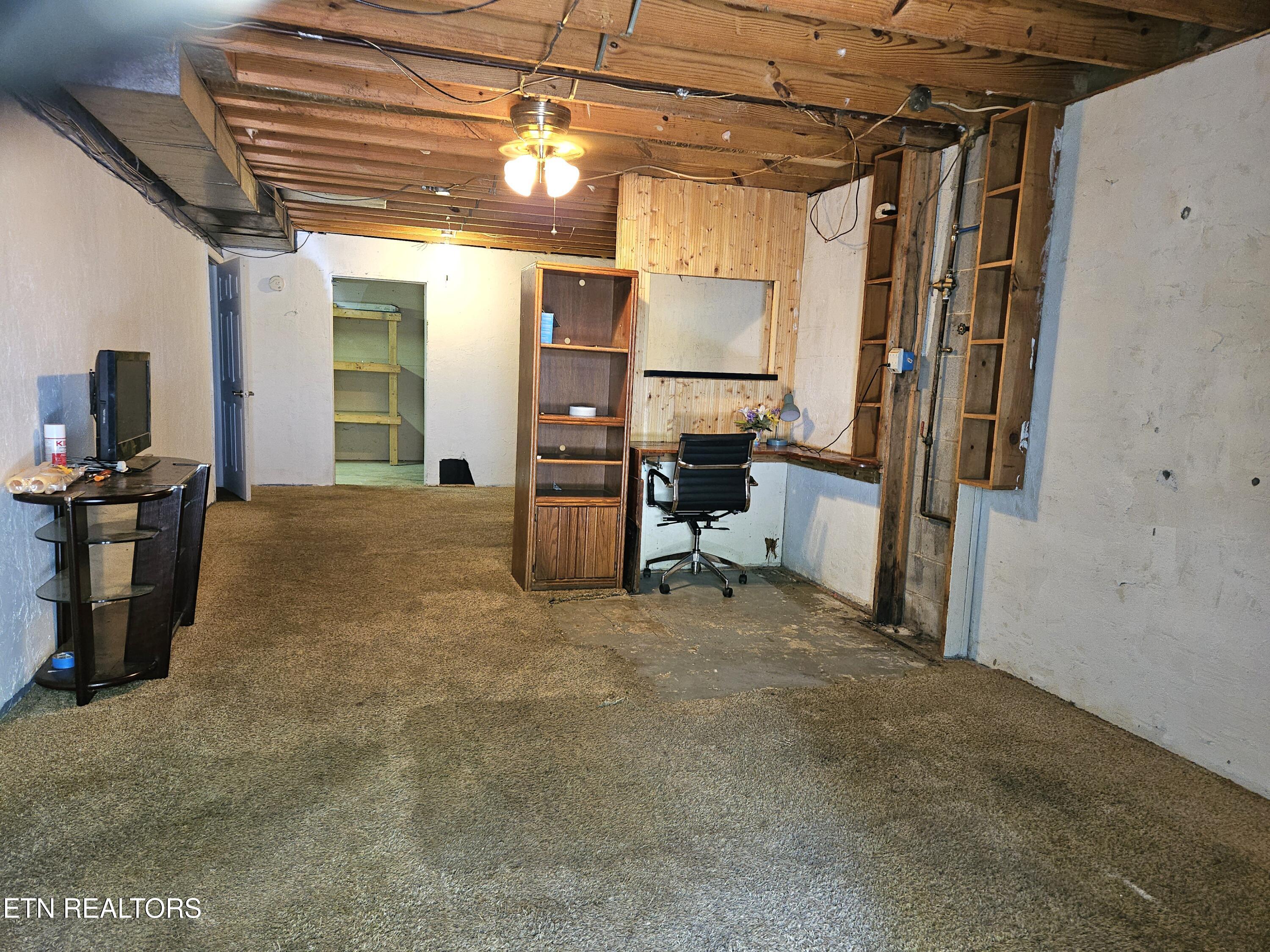 200 Sweet Lane Clinton TN 37716