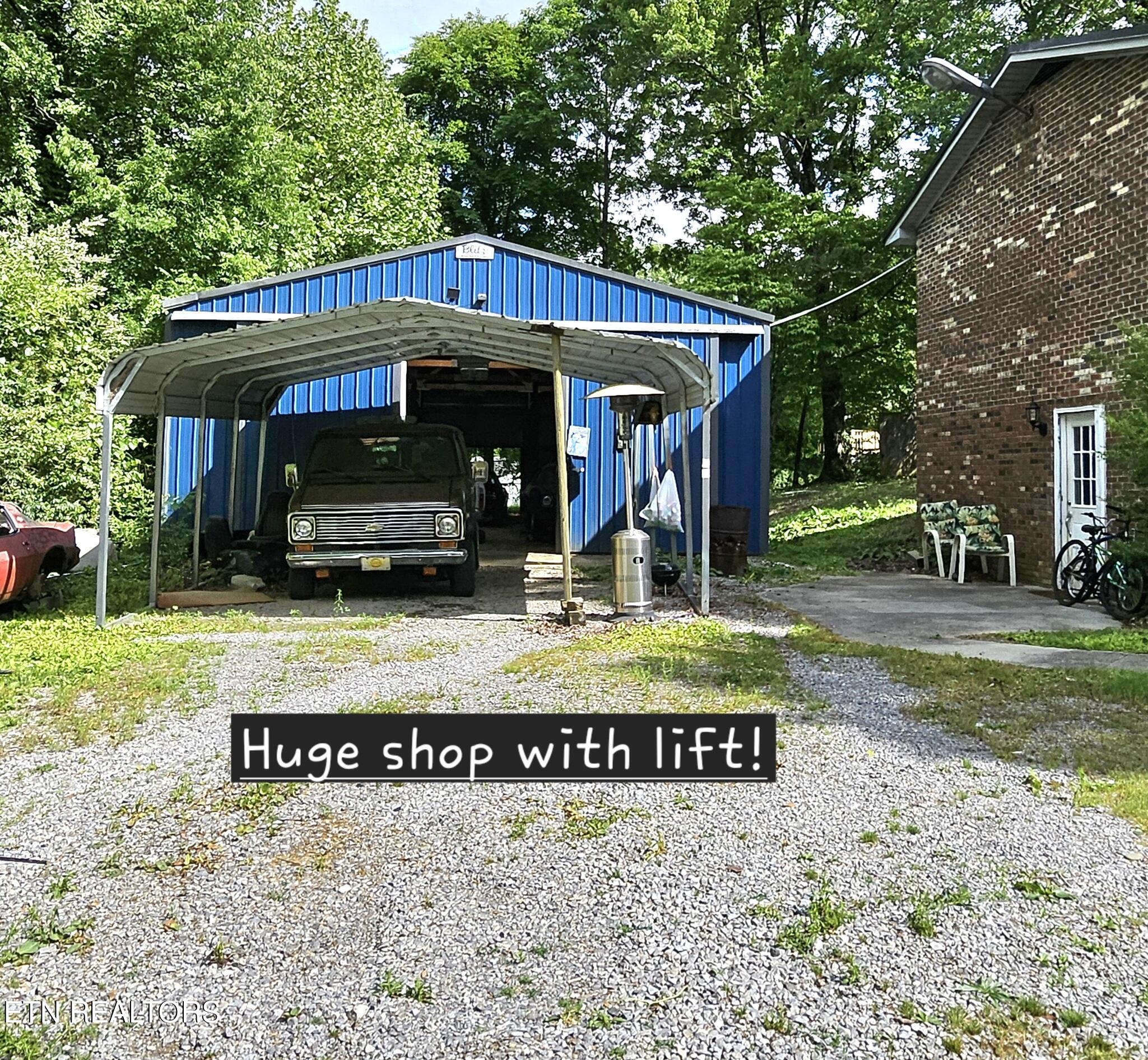 200 Sweet Lane Clinton TN 37716