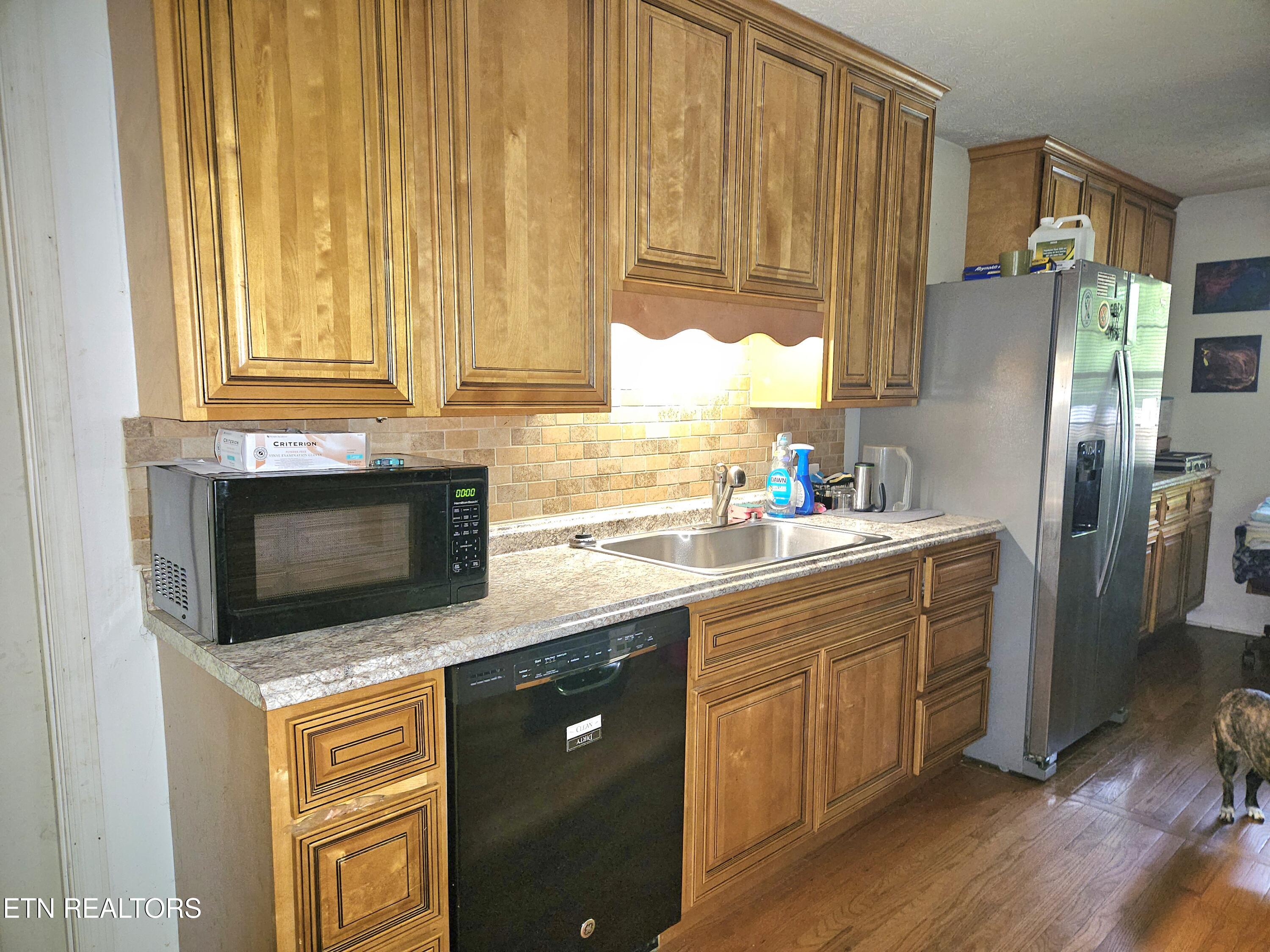 200 Sweet Lane Clinton TN 37716