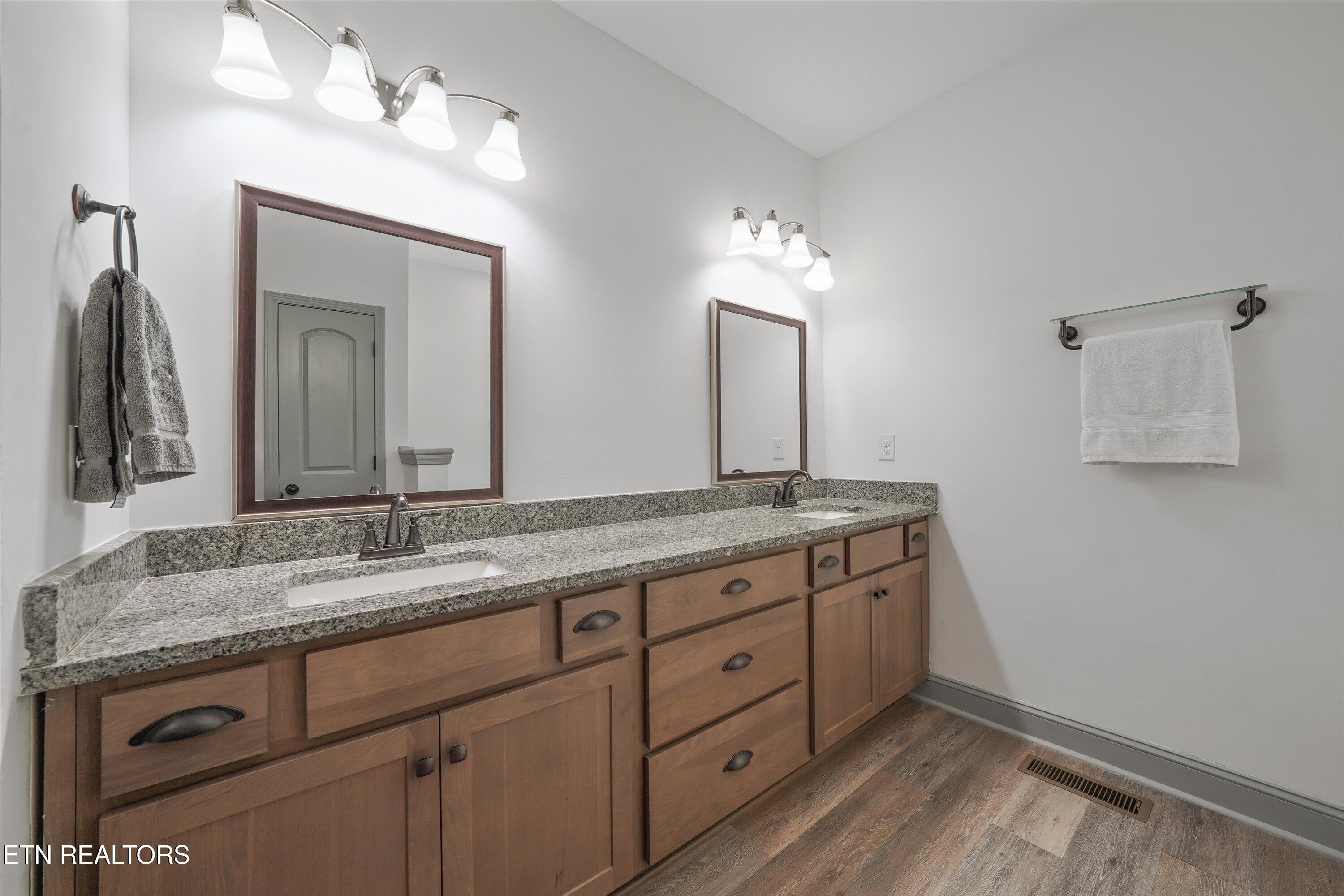 1925 Harbor Lane Dandridge TN 37725