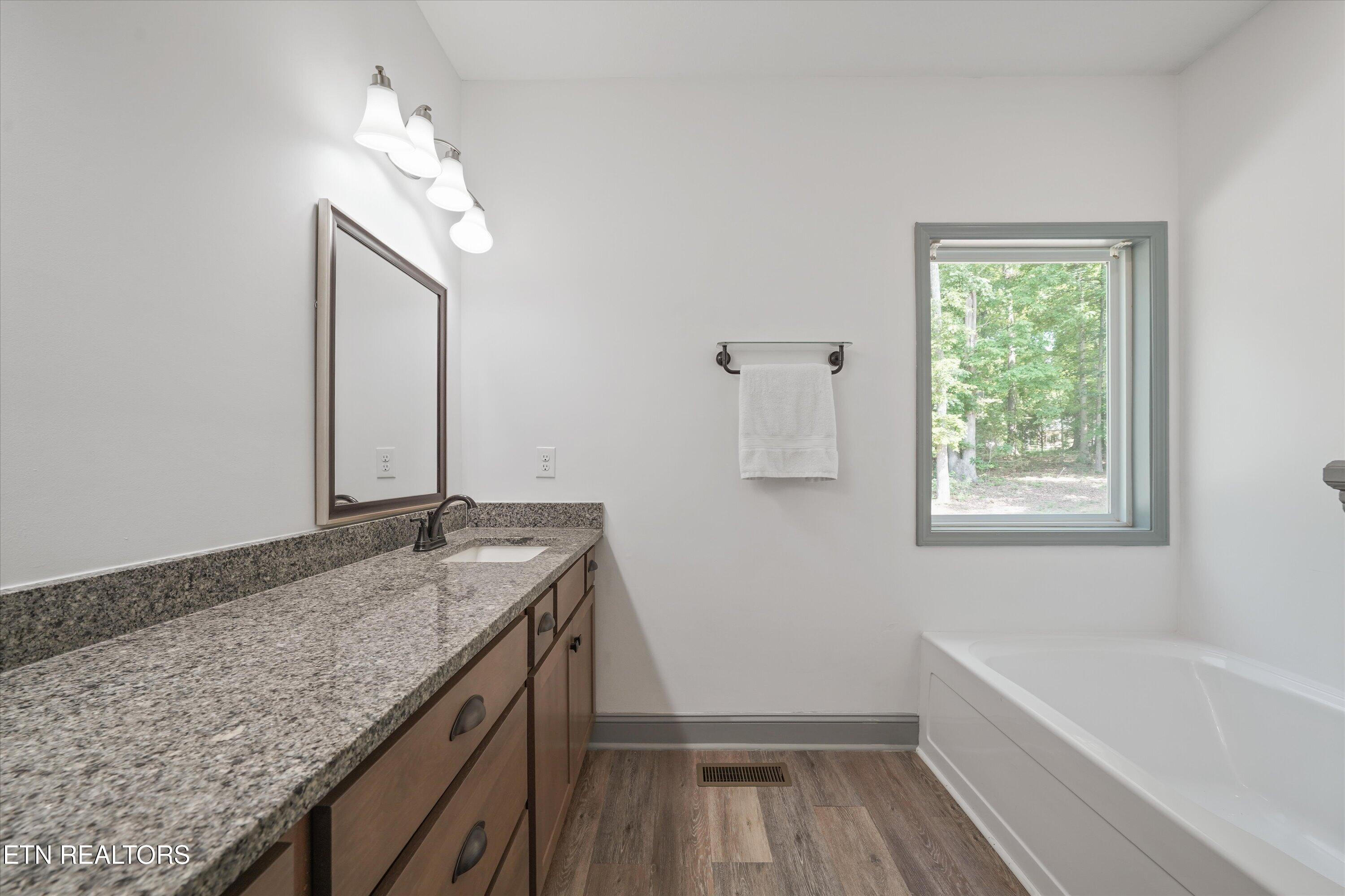 1925 Harbor Lane Dandridge TN 37725