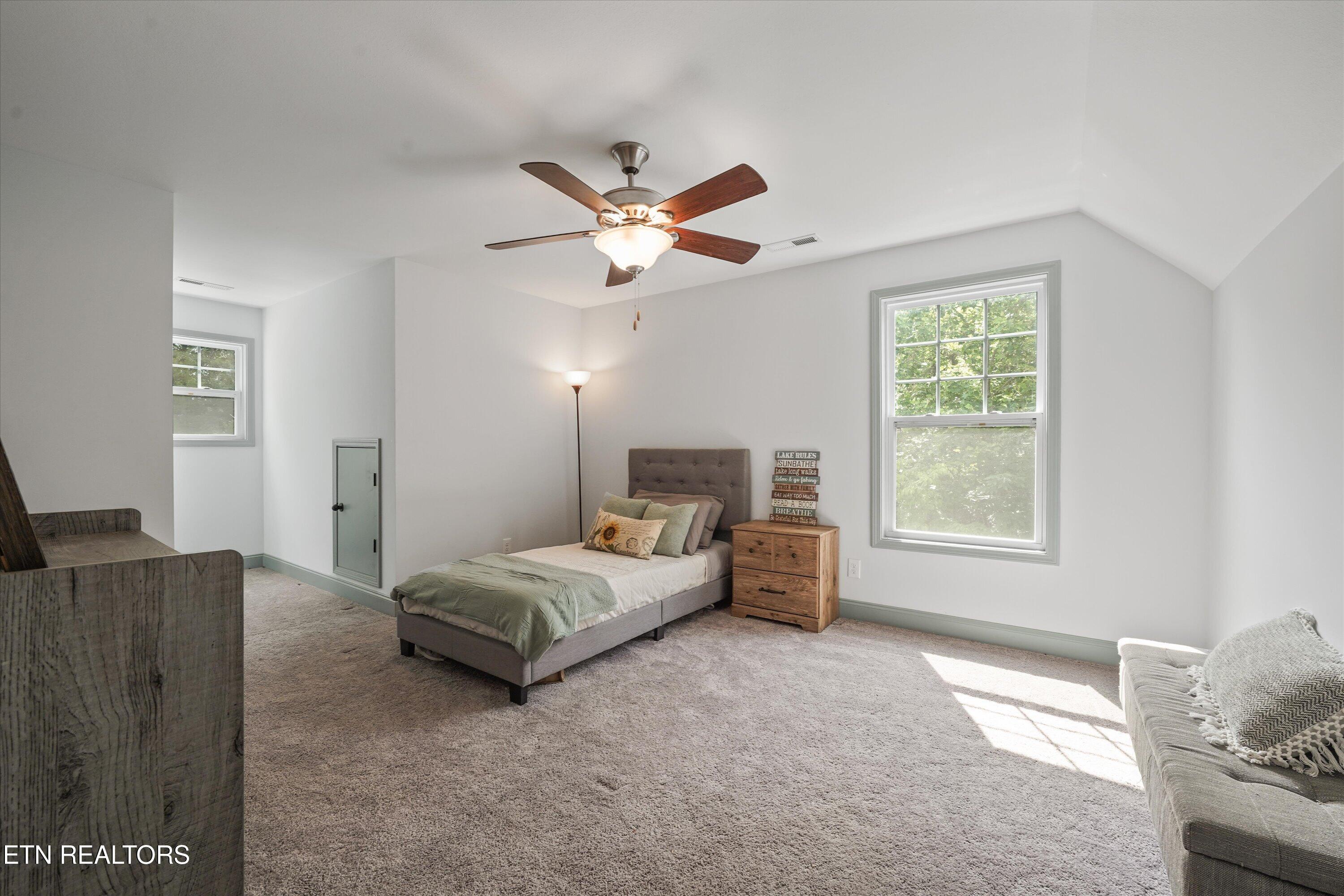 1925 Harbor Lane Dandridge TN 37725