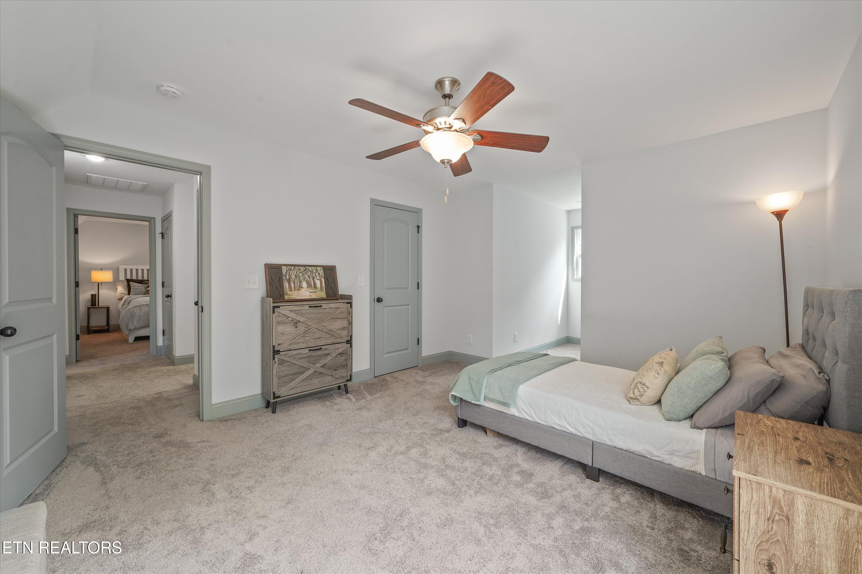 1925 Harbor Lane Dandridge TN 37725