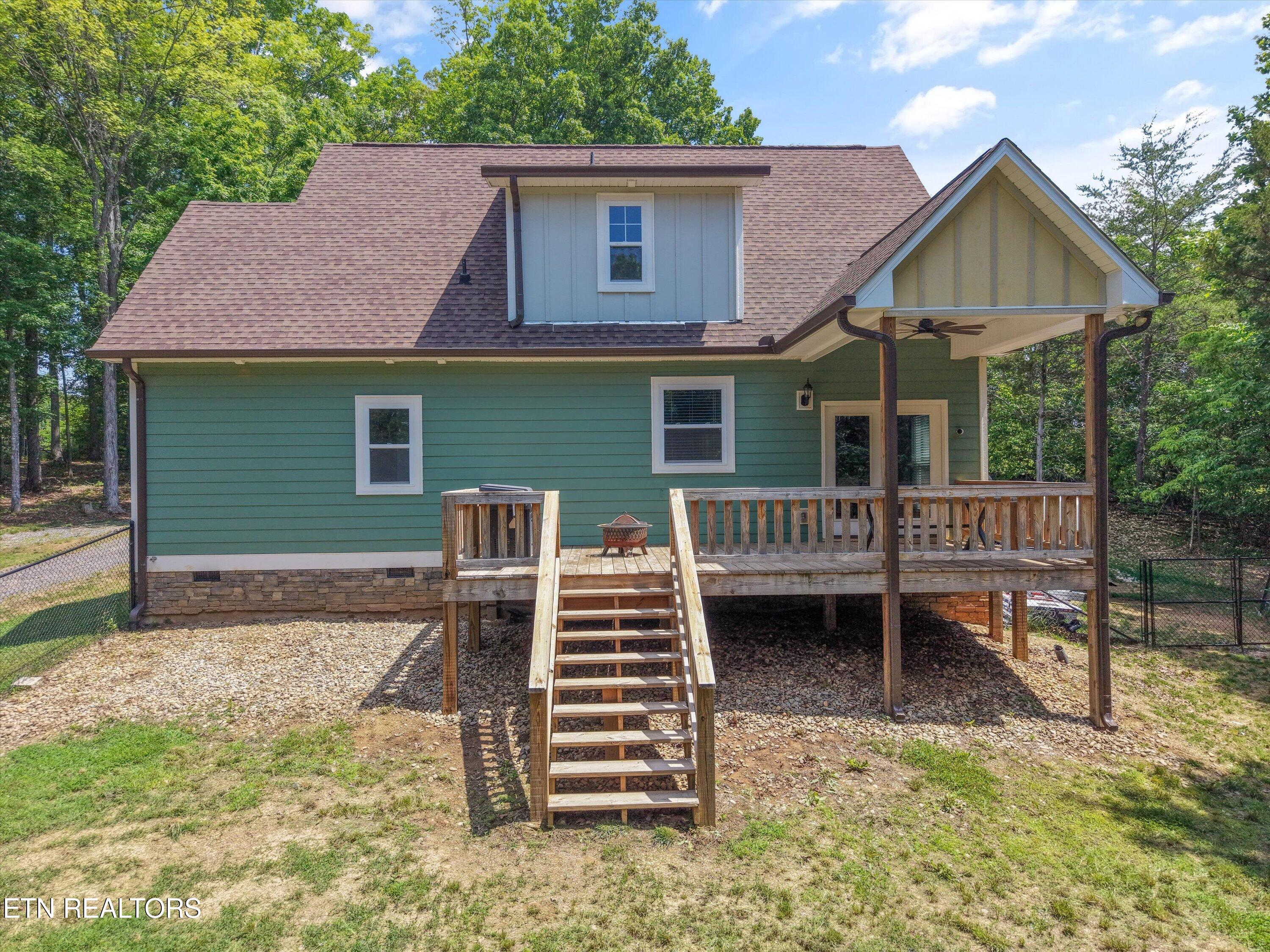 1925 Harbor Lane Dandridge TN 37725