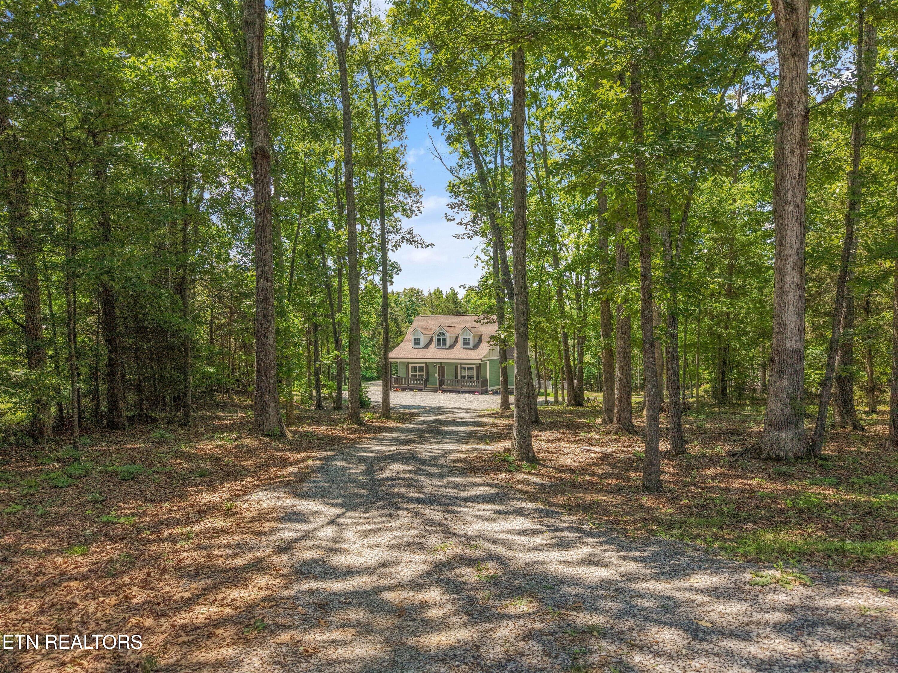 1925 Harbor Lane Dandridge TN 37725