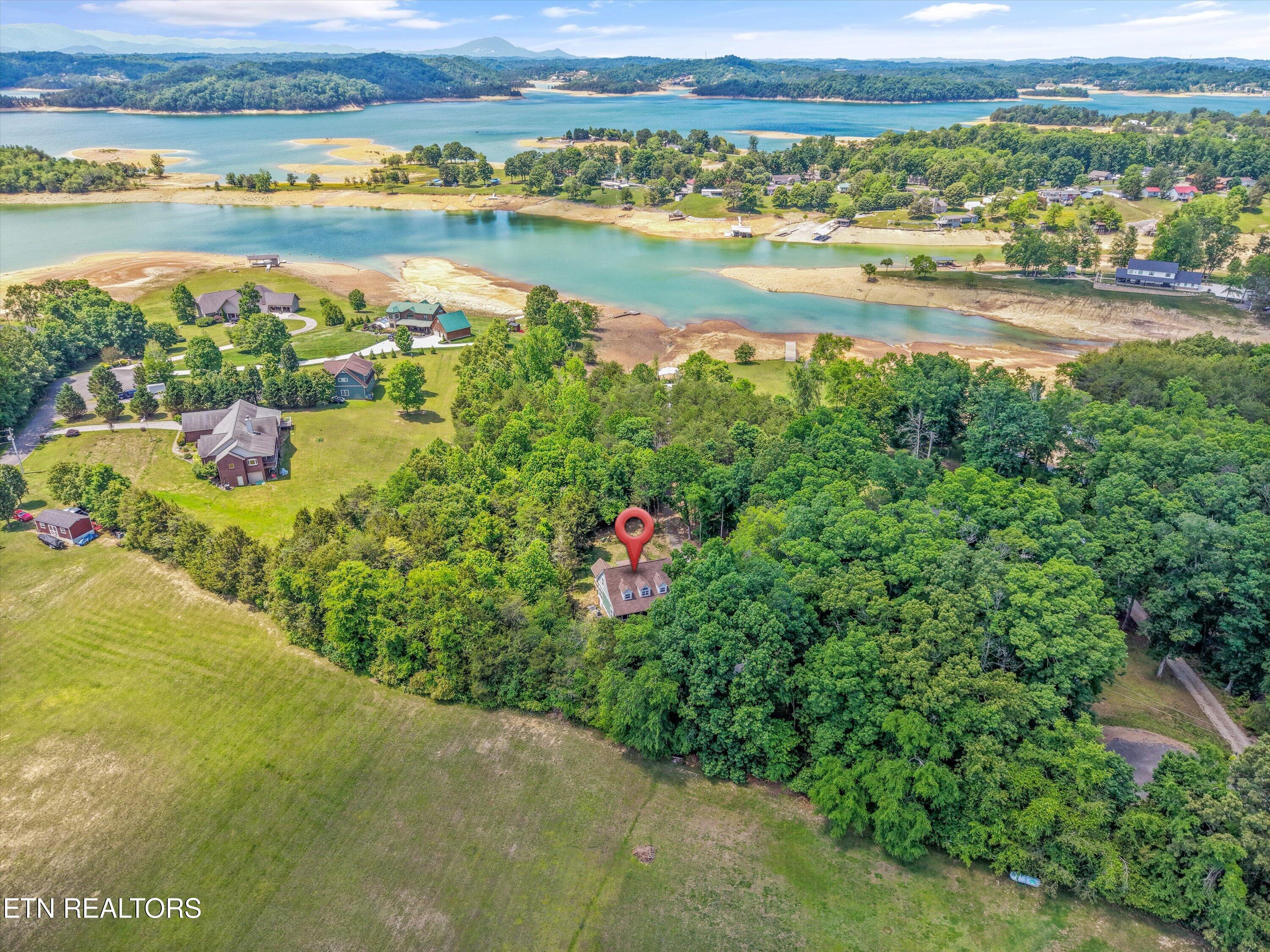 1925 Harbor Lane Dandridge TN 37725
