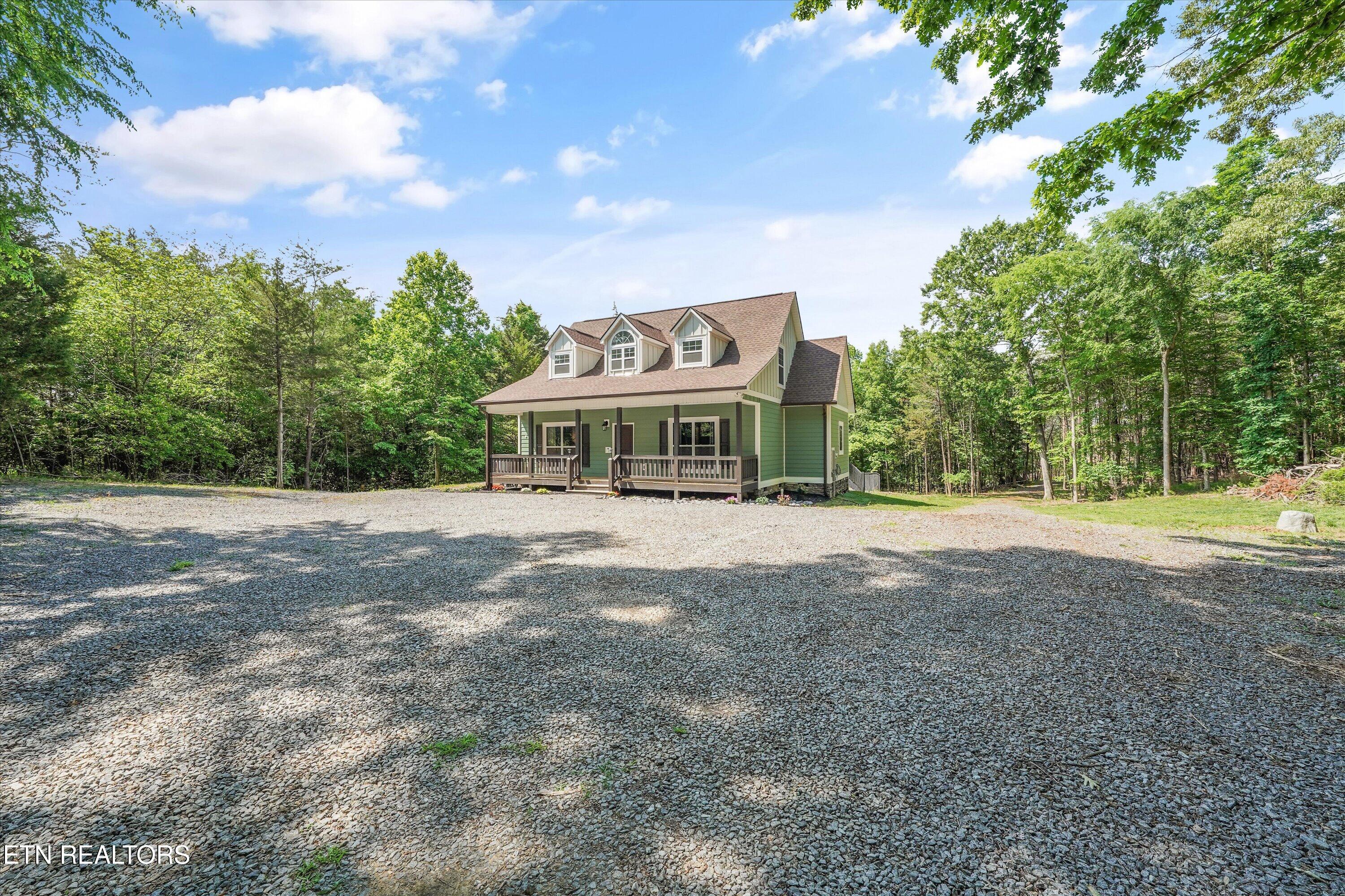1925 Harbor Lane Dandridge TN 37725