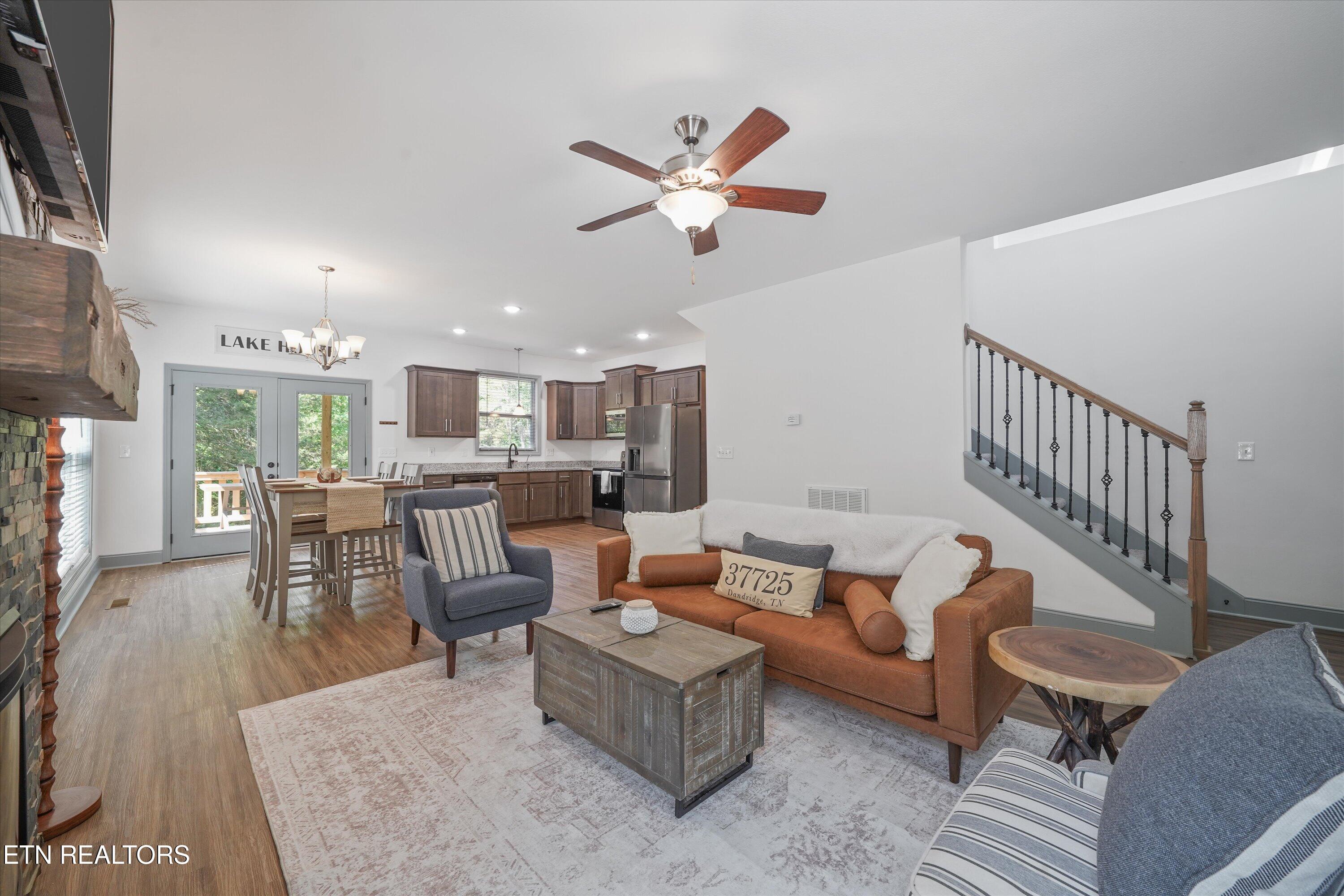 1925 Harbor Lane Dandridge TN 37725