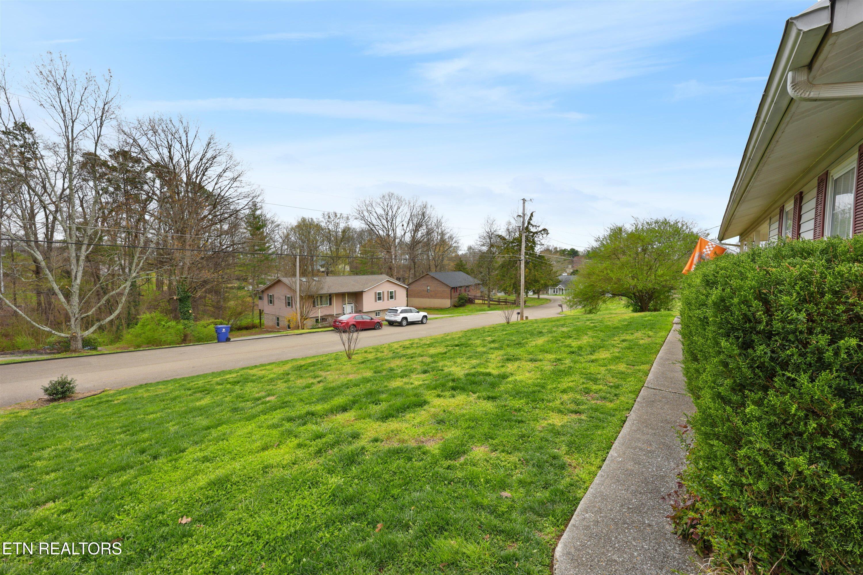 1230 Live Oak Circle Knoxville TN 37932