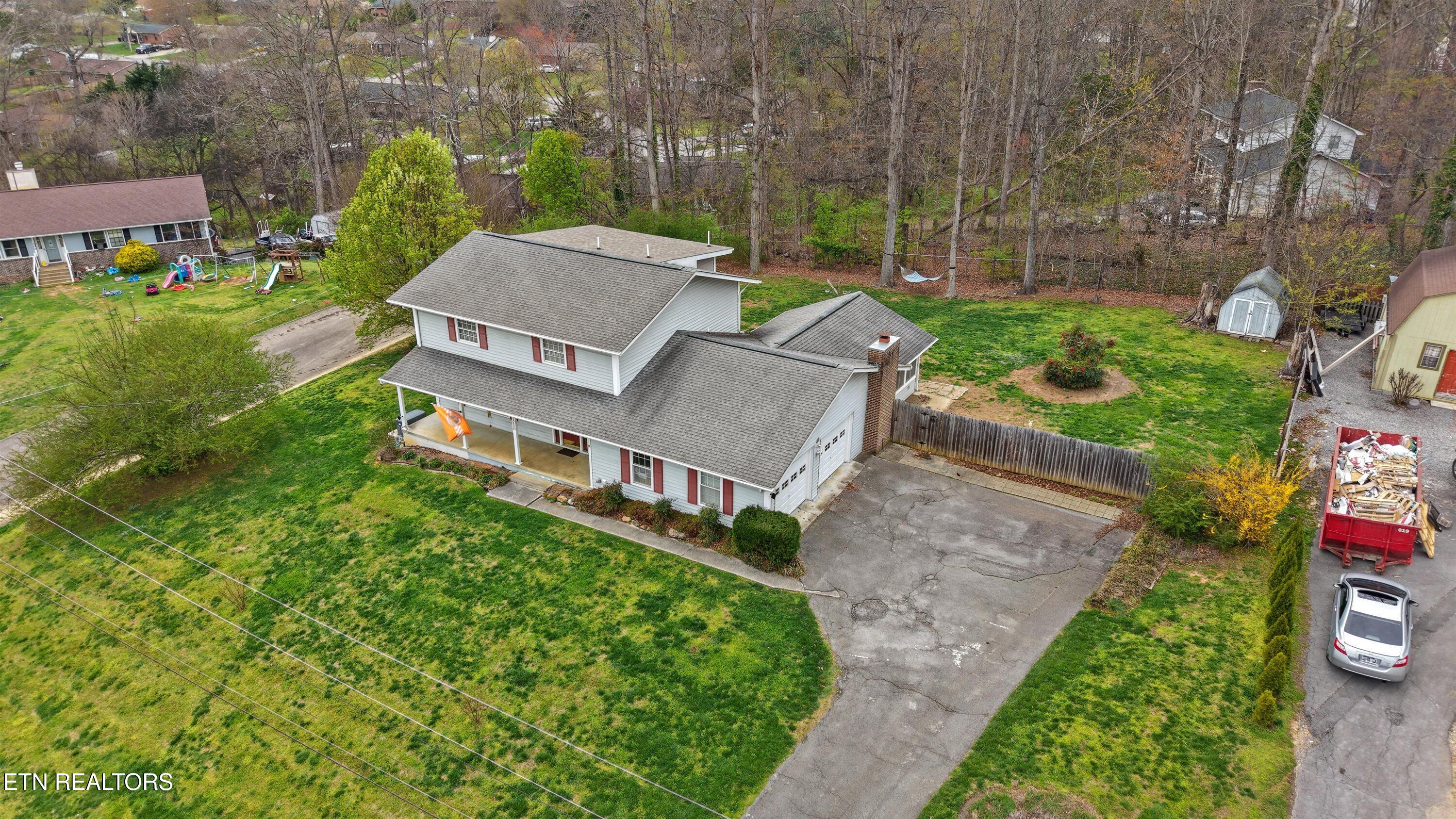 1230 Live Oak Circle Knoxville TN 37932