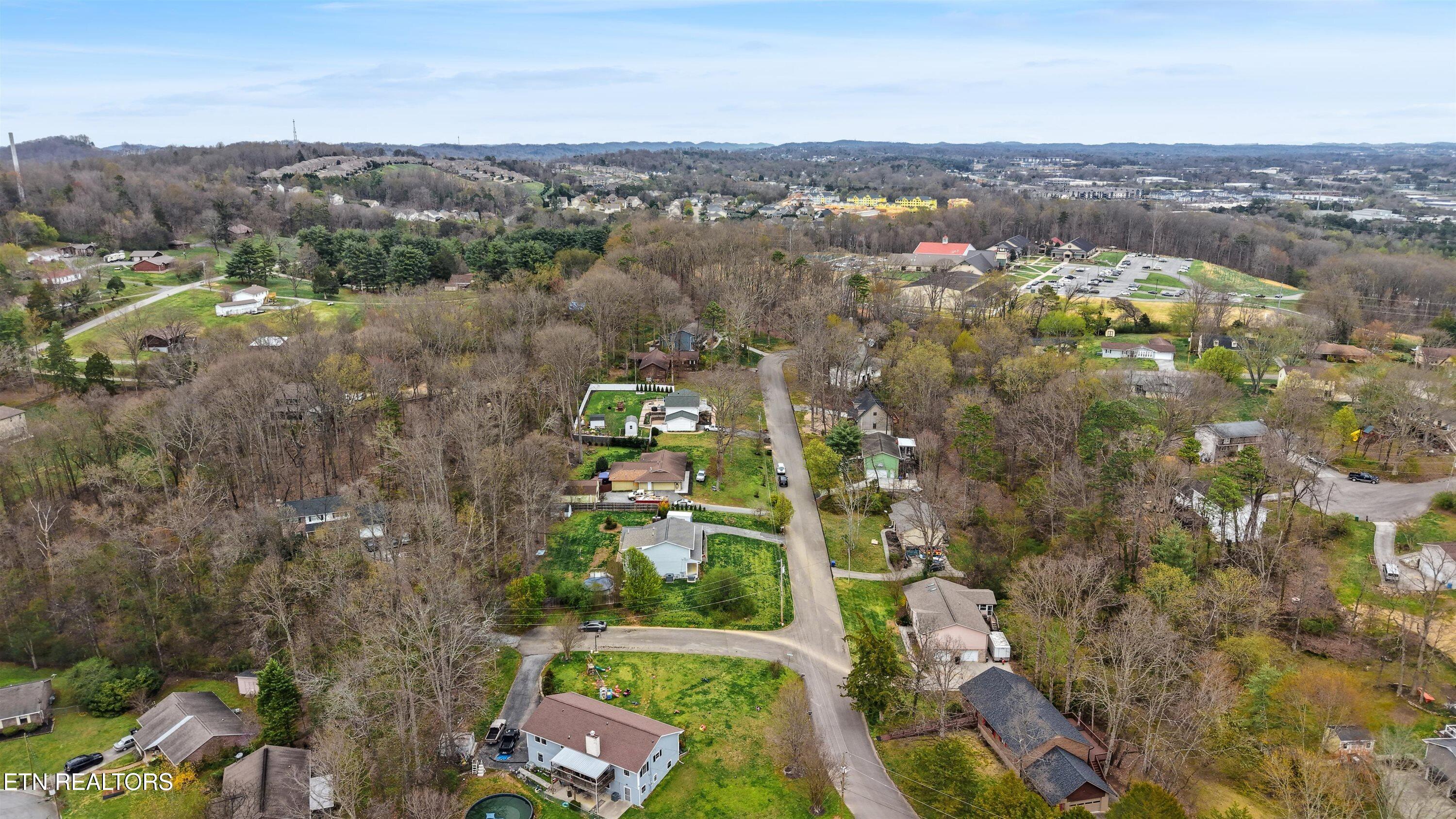 1230 Live Oak Circle Knoxville TN 37932