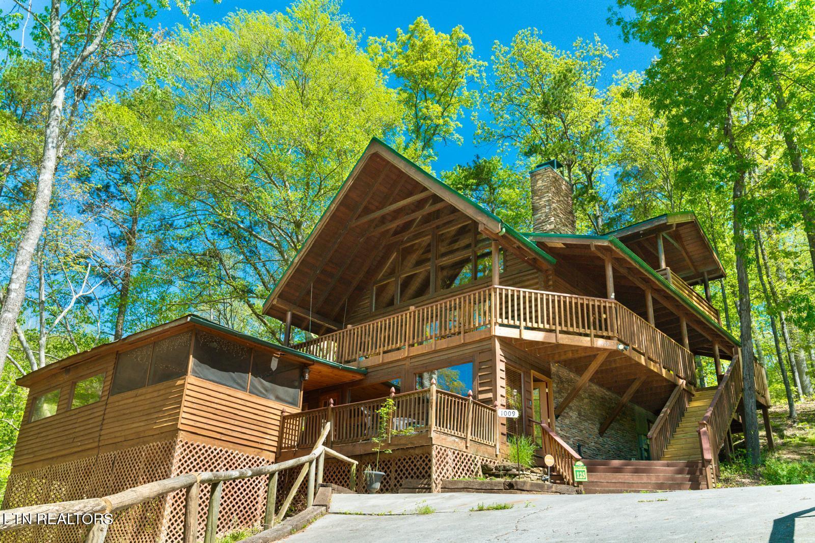 1009 Ravens Ford Way Sevierville TN 37876