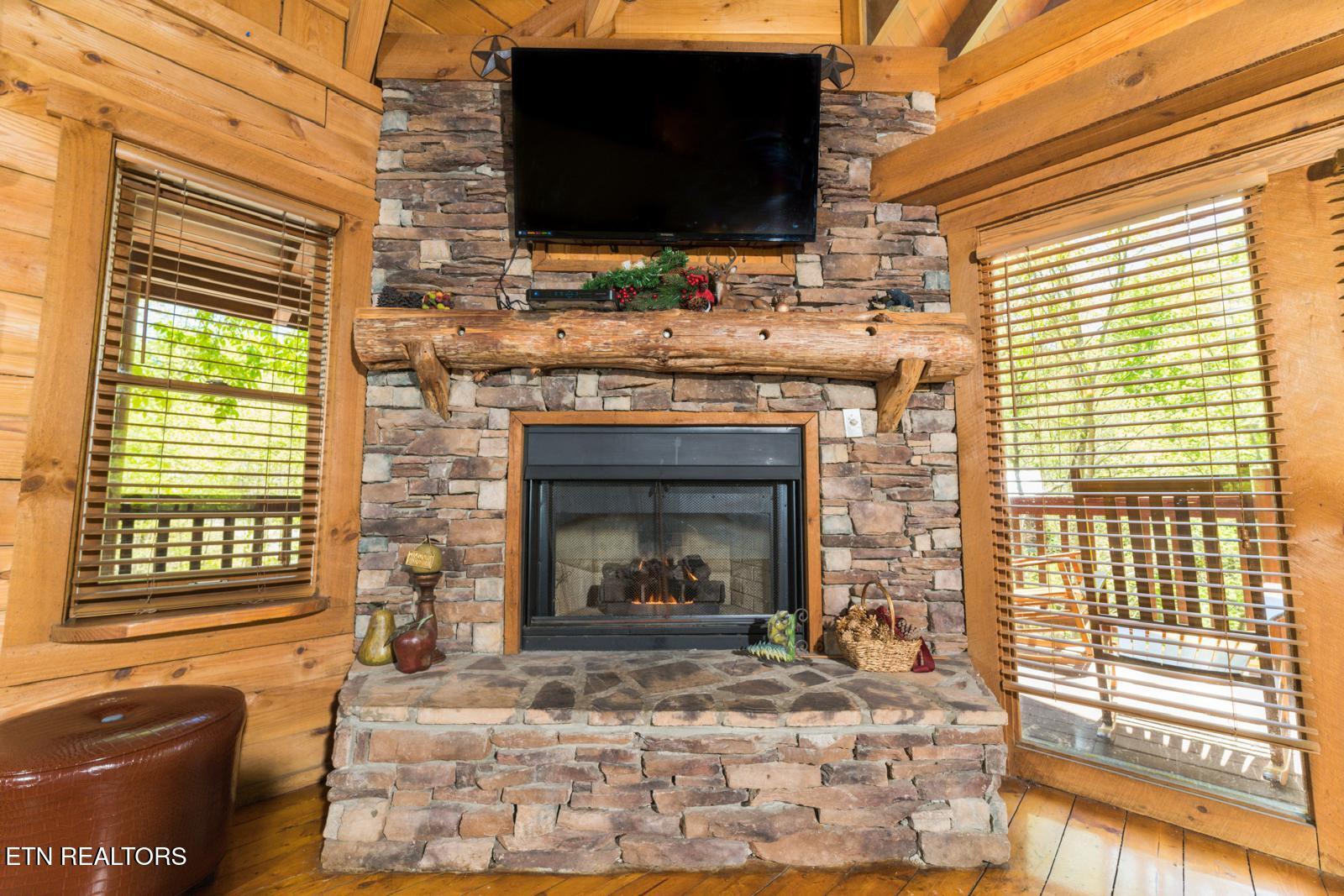 1009 Ravens Ford Way Sevierville TN 37876