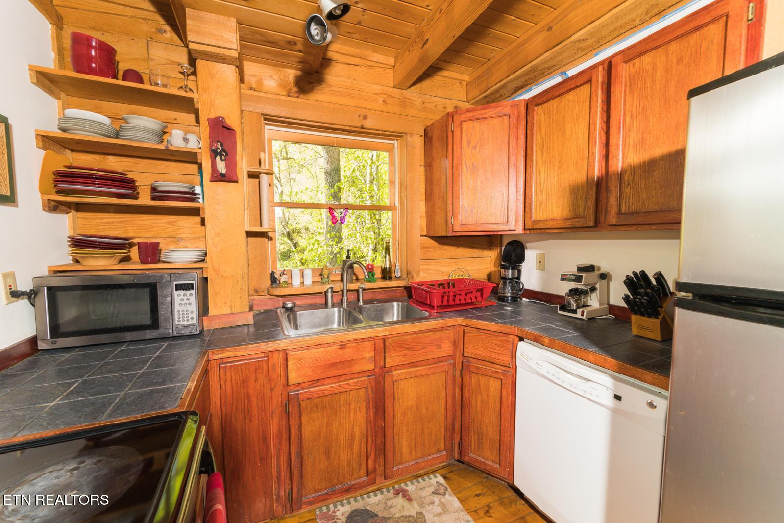 1009 Ravens Ford Way Sevierville TN 37876