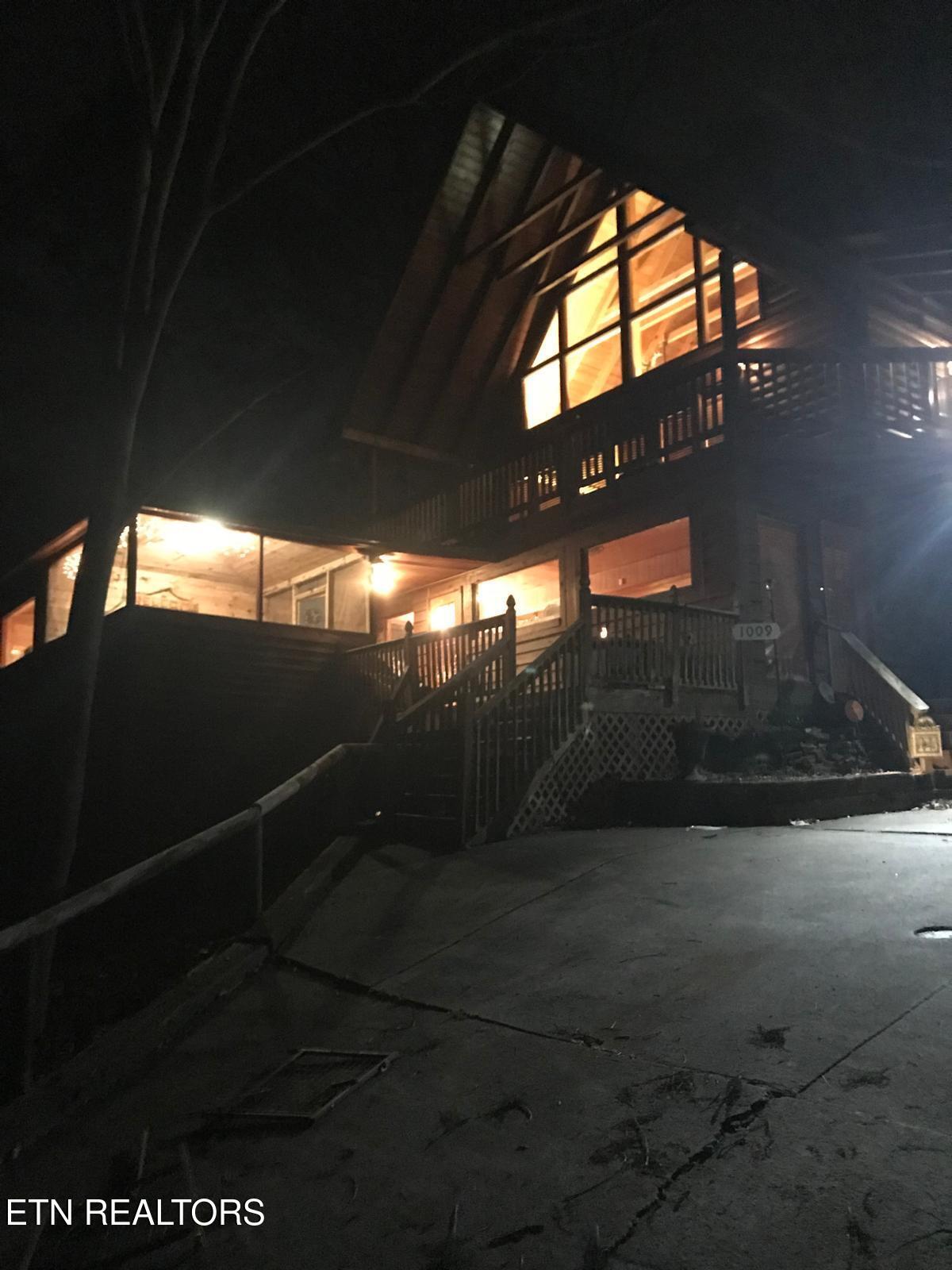 1009 Ravens Ford Way Sevierville TN 37876