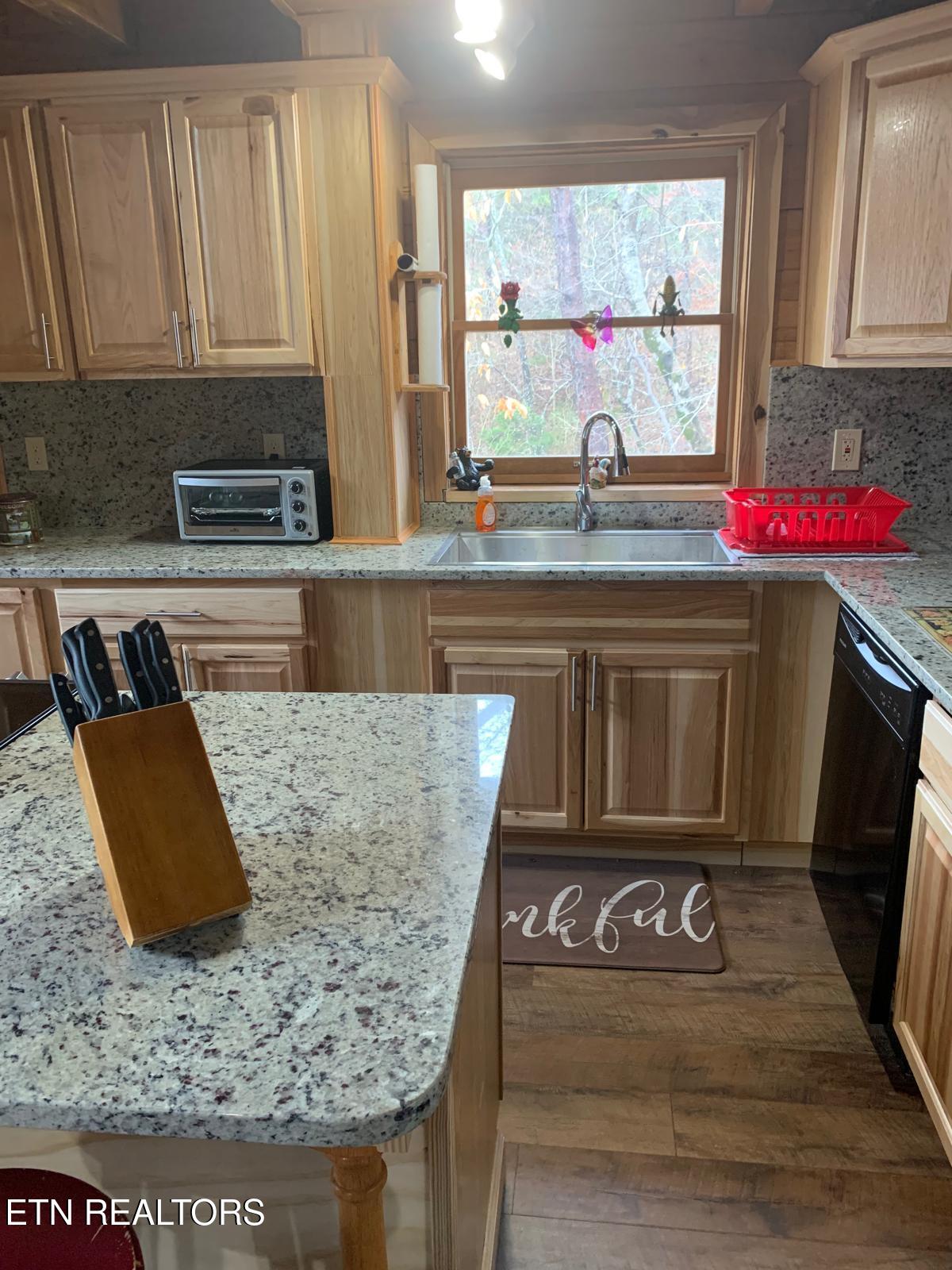 1009 Ravens Ford Way Sevierville TN 37876