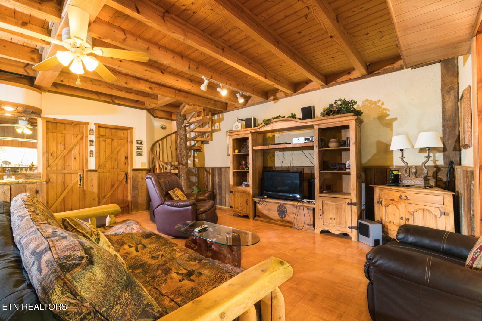 1009 Ravens Ford Way Sevierville TN 37876