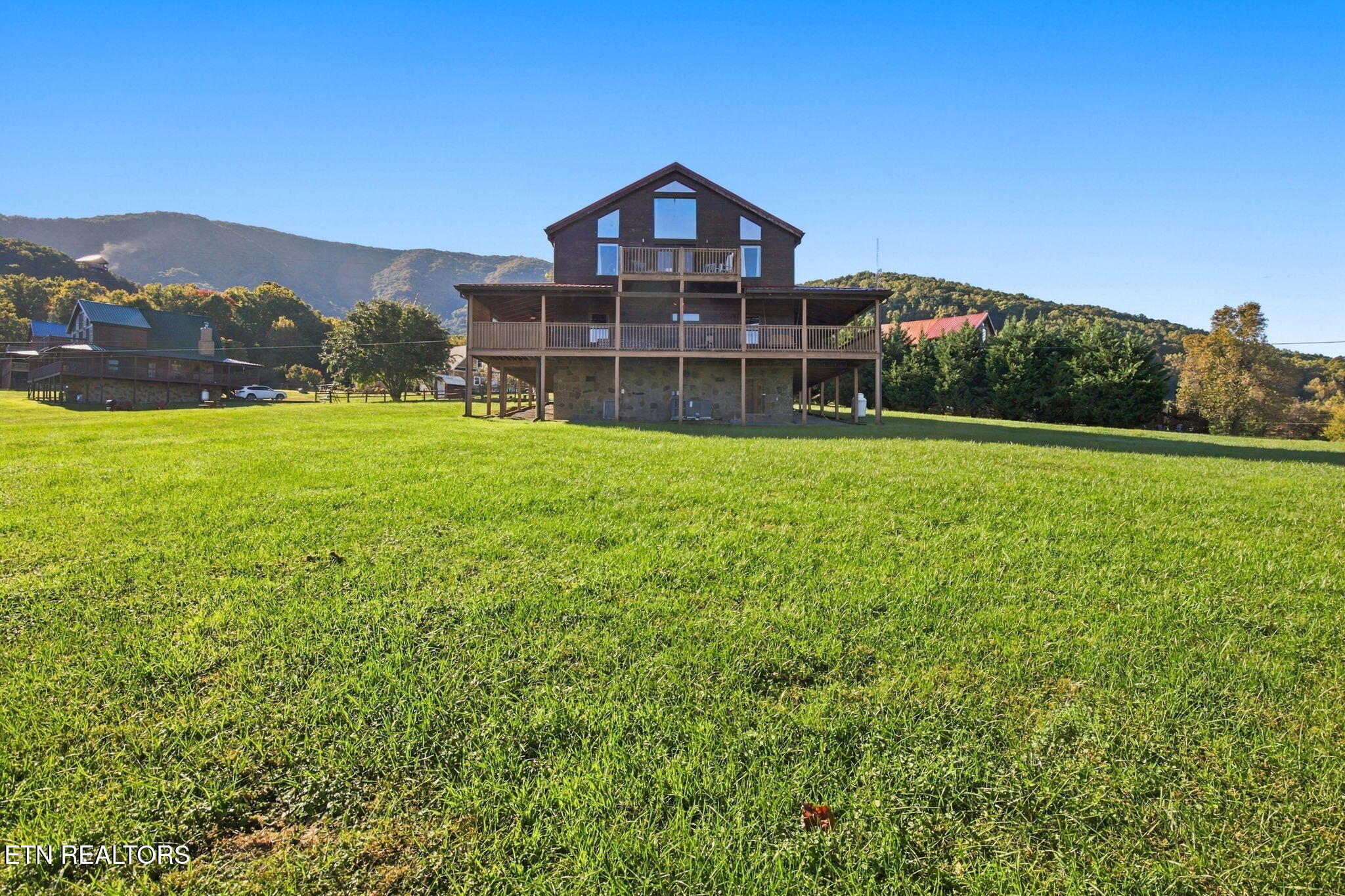 3213 Grinders Way Sevierville TN 37862