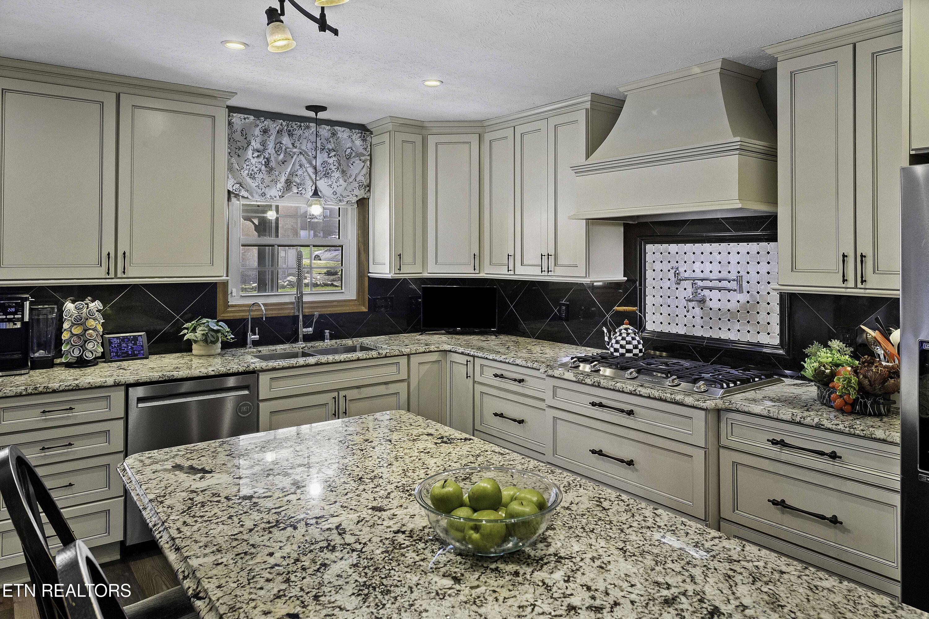 5624 Glenlyn Drive Powell TN 37849