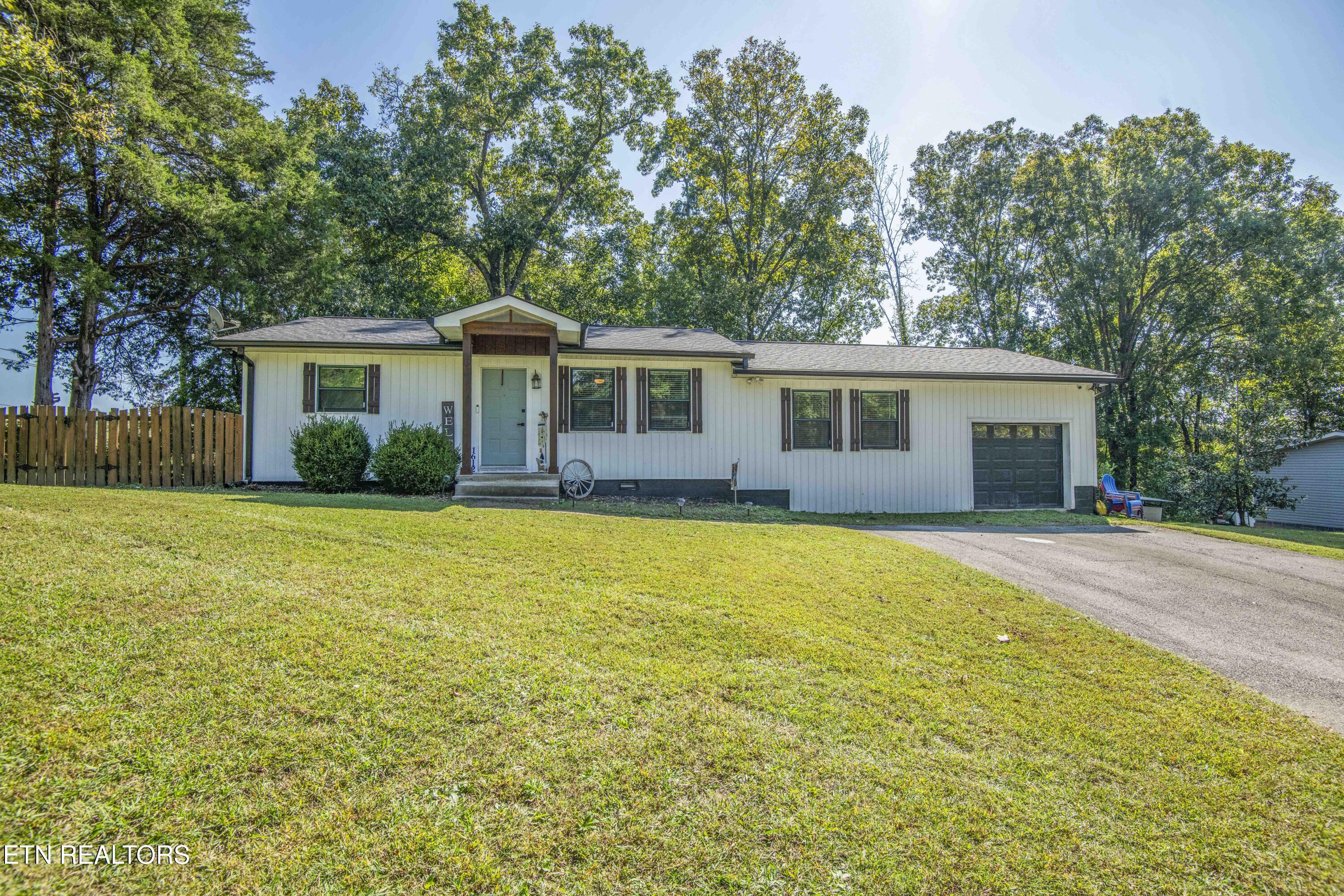 1612 NW Helmbolt Road Knoxville TN 37909