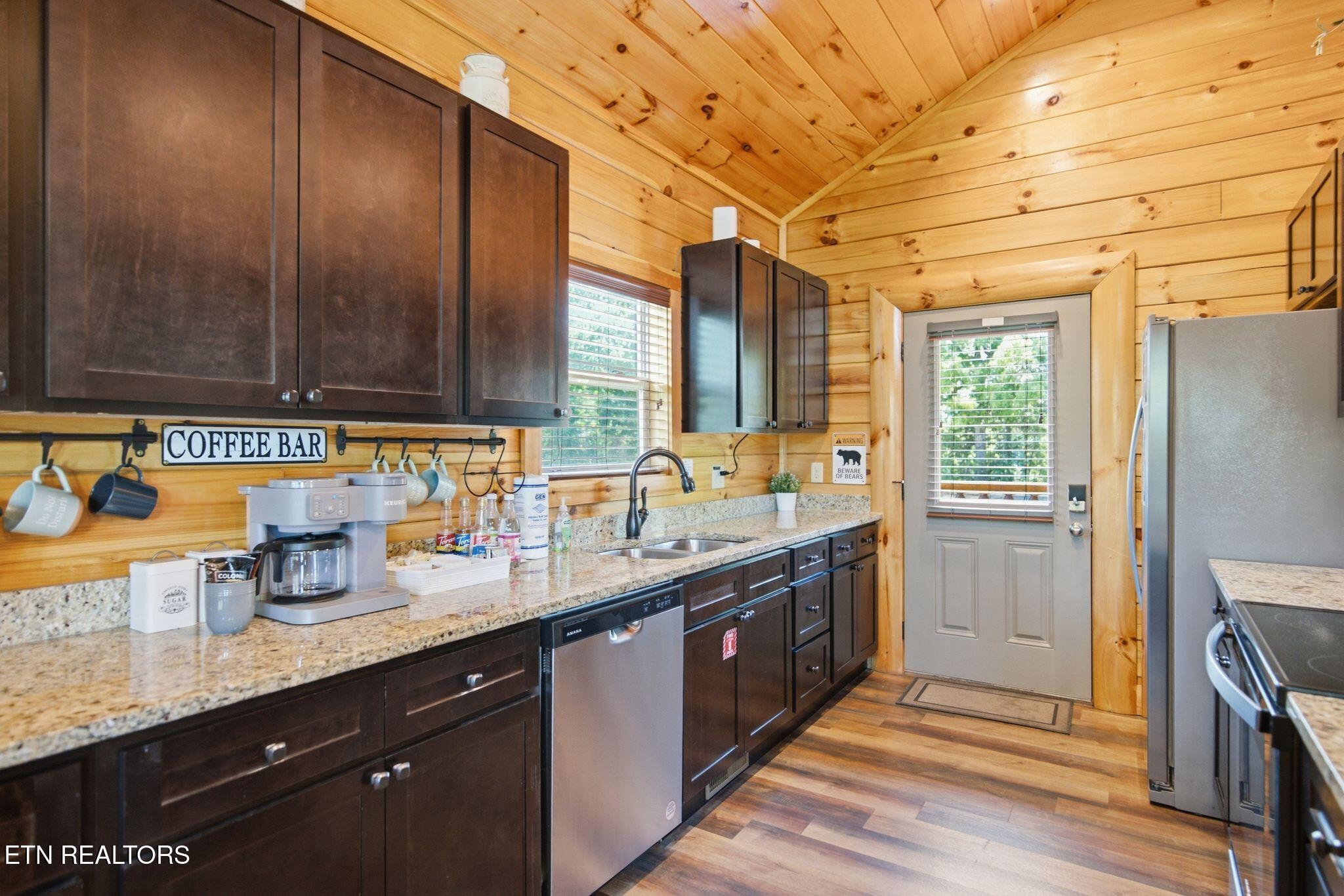 1012 Owls Nest Way Sevierville TN 37862