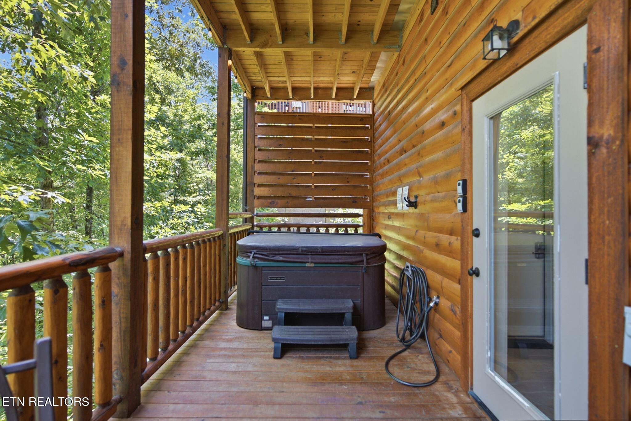 1012 Owls Nest Way Sevierville TN 37862