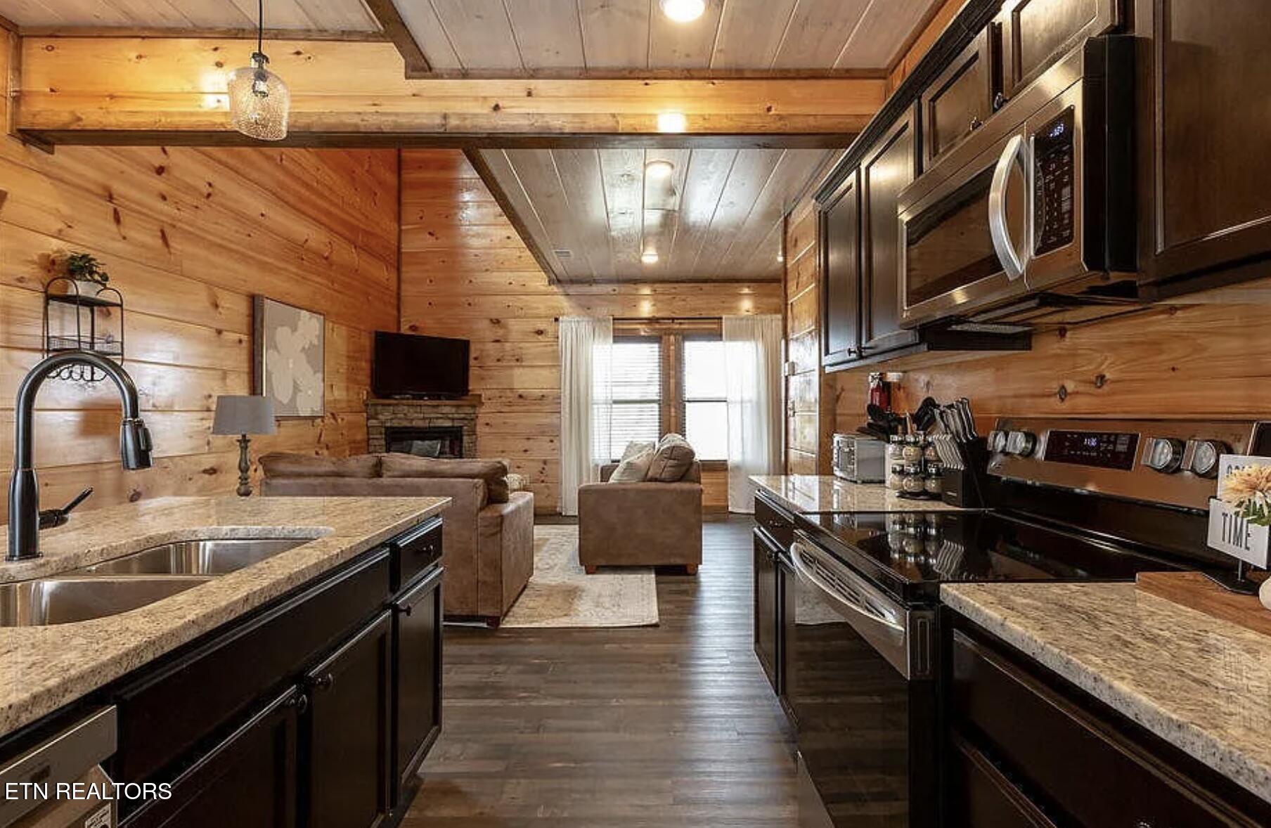 855 Osprey Way Pigeon Forge TN 37863