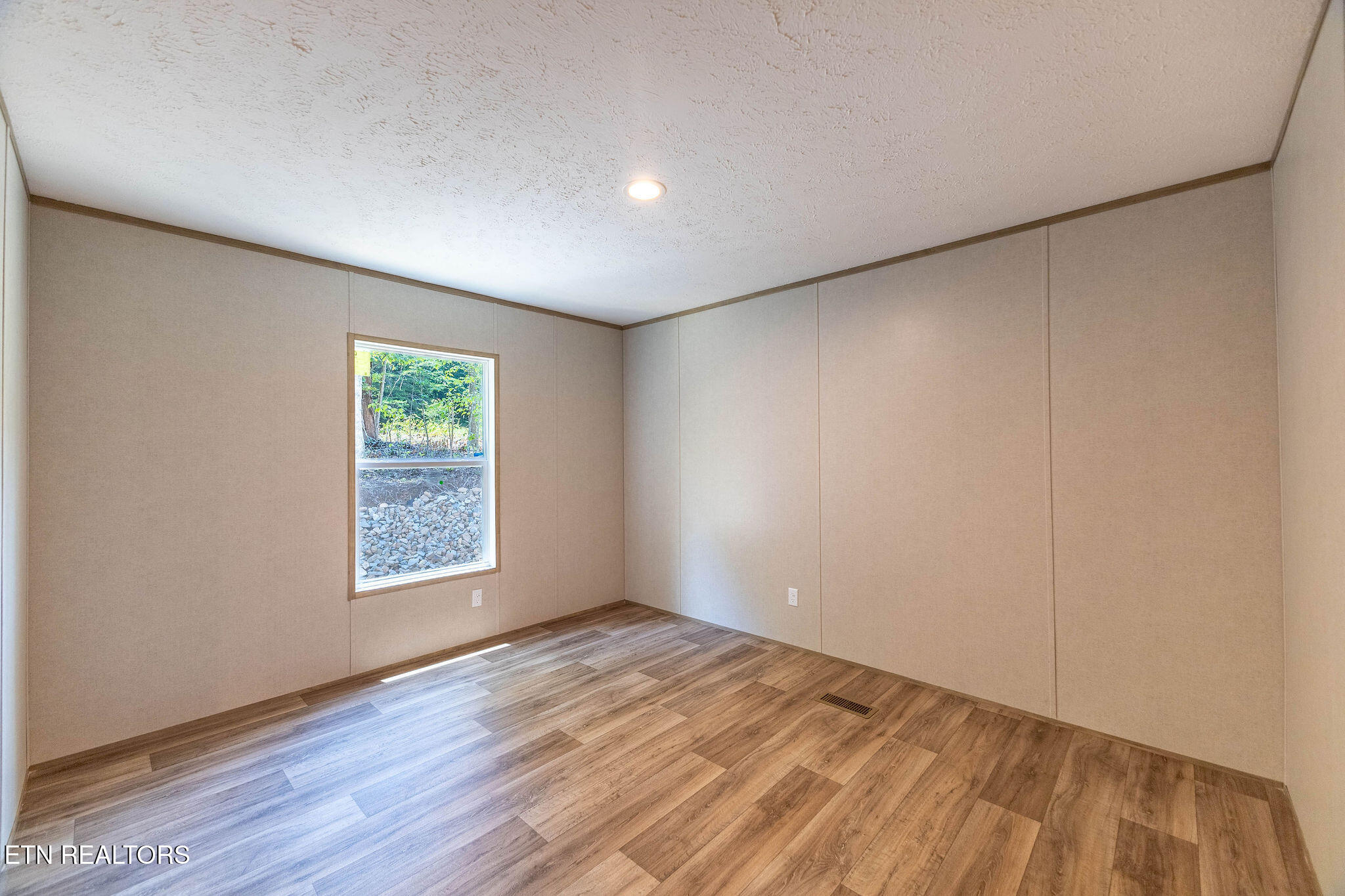 135 Pinecrest Drive Loudon TN 37774