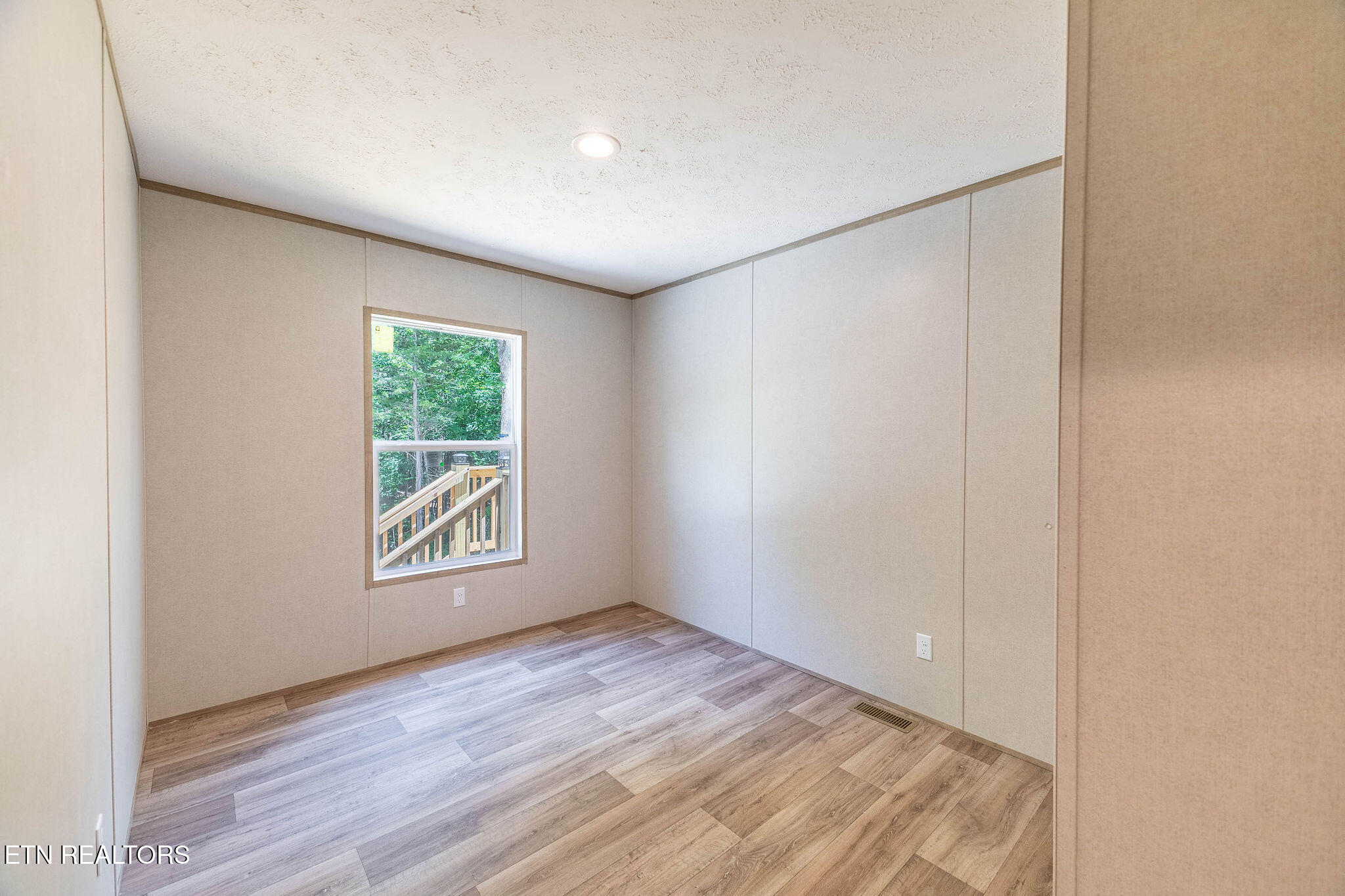 135 Pinecrest Drive Loudon TN 37774
