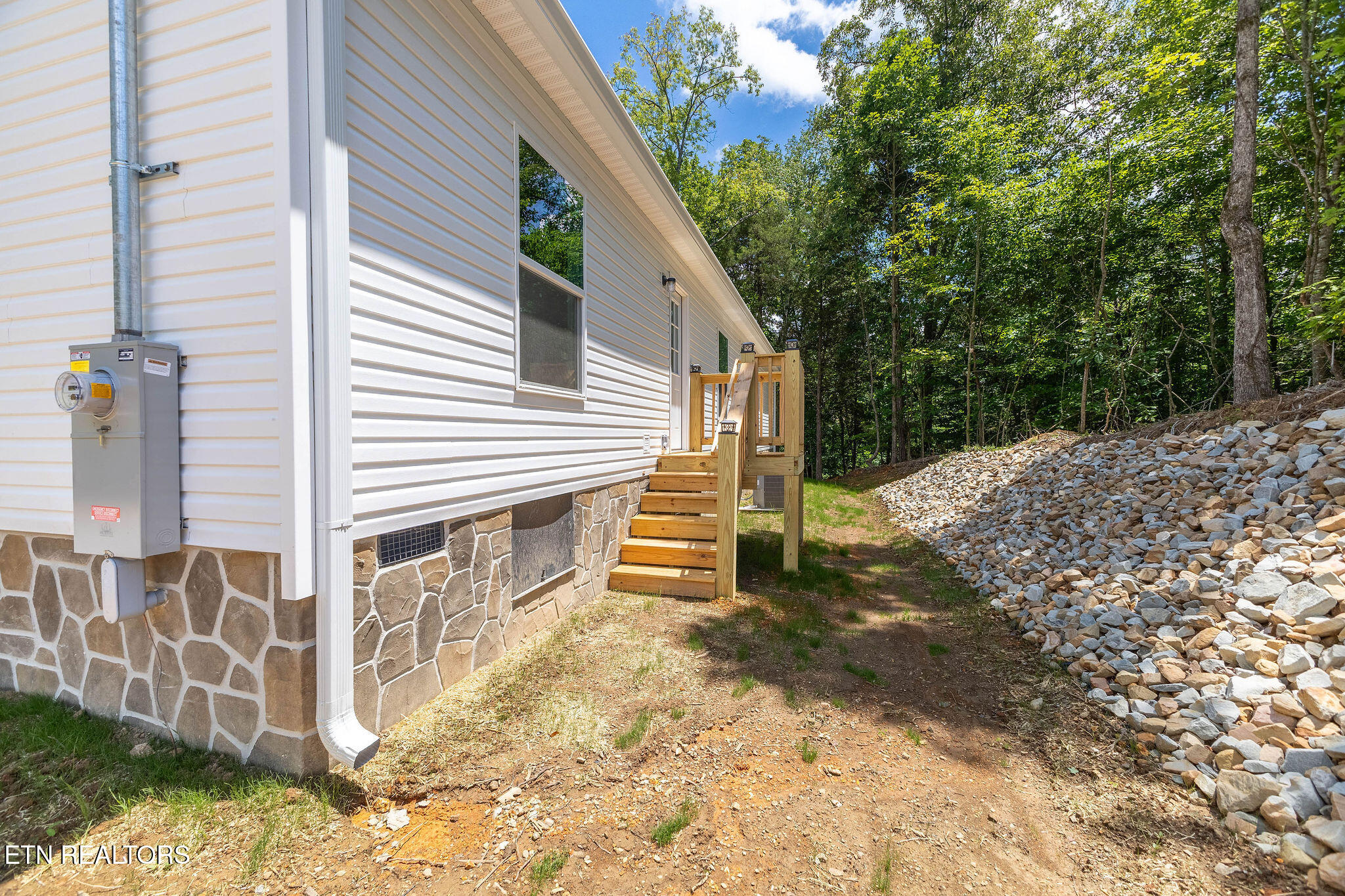 135 Pinecrest Drive Loudon TN 37774