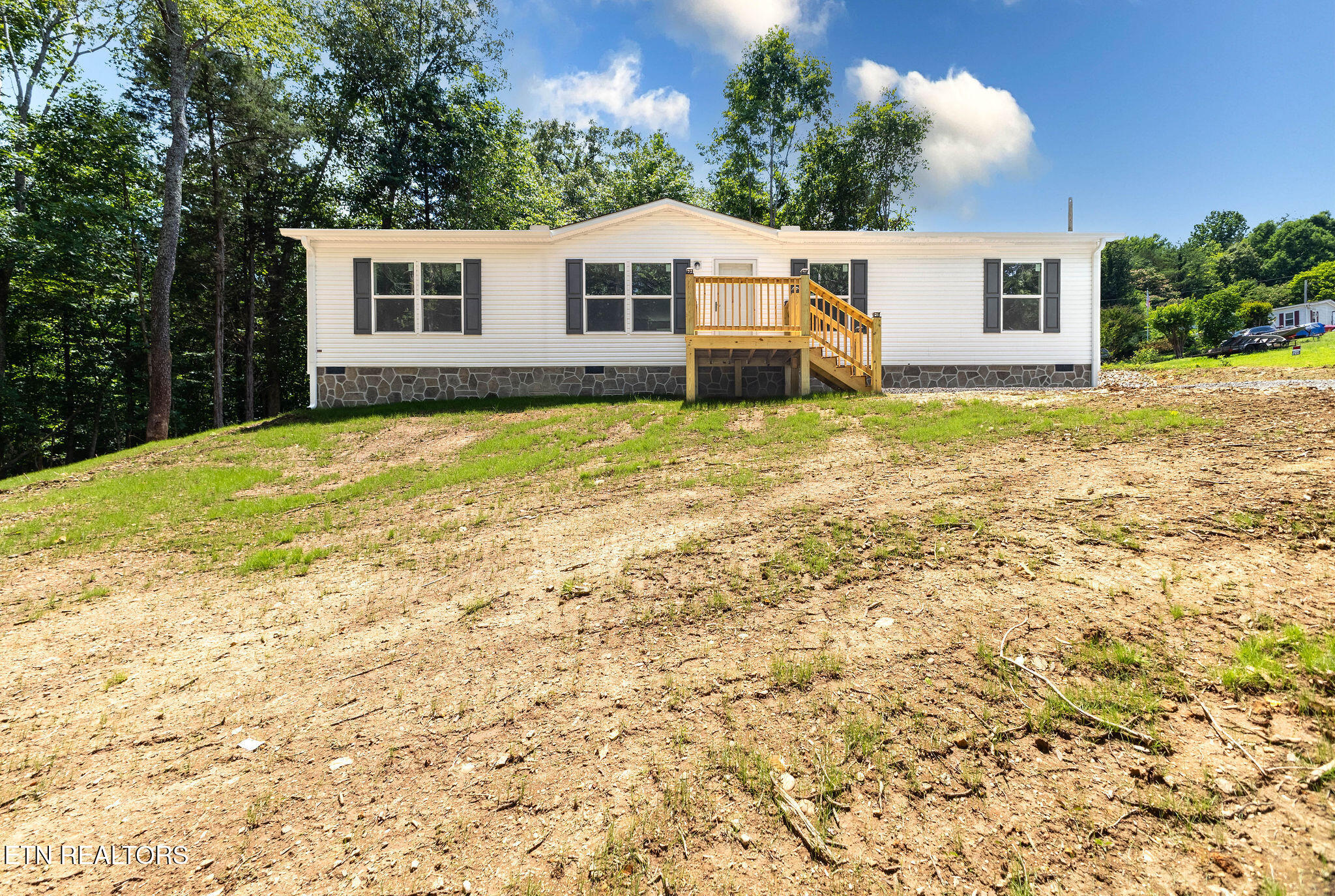 135 Pinecrest Drive Loudon TN 37774