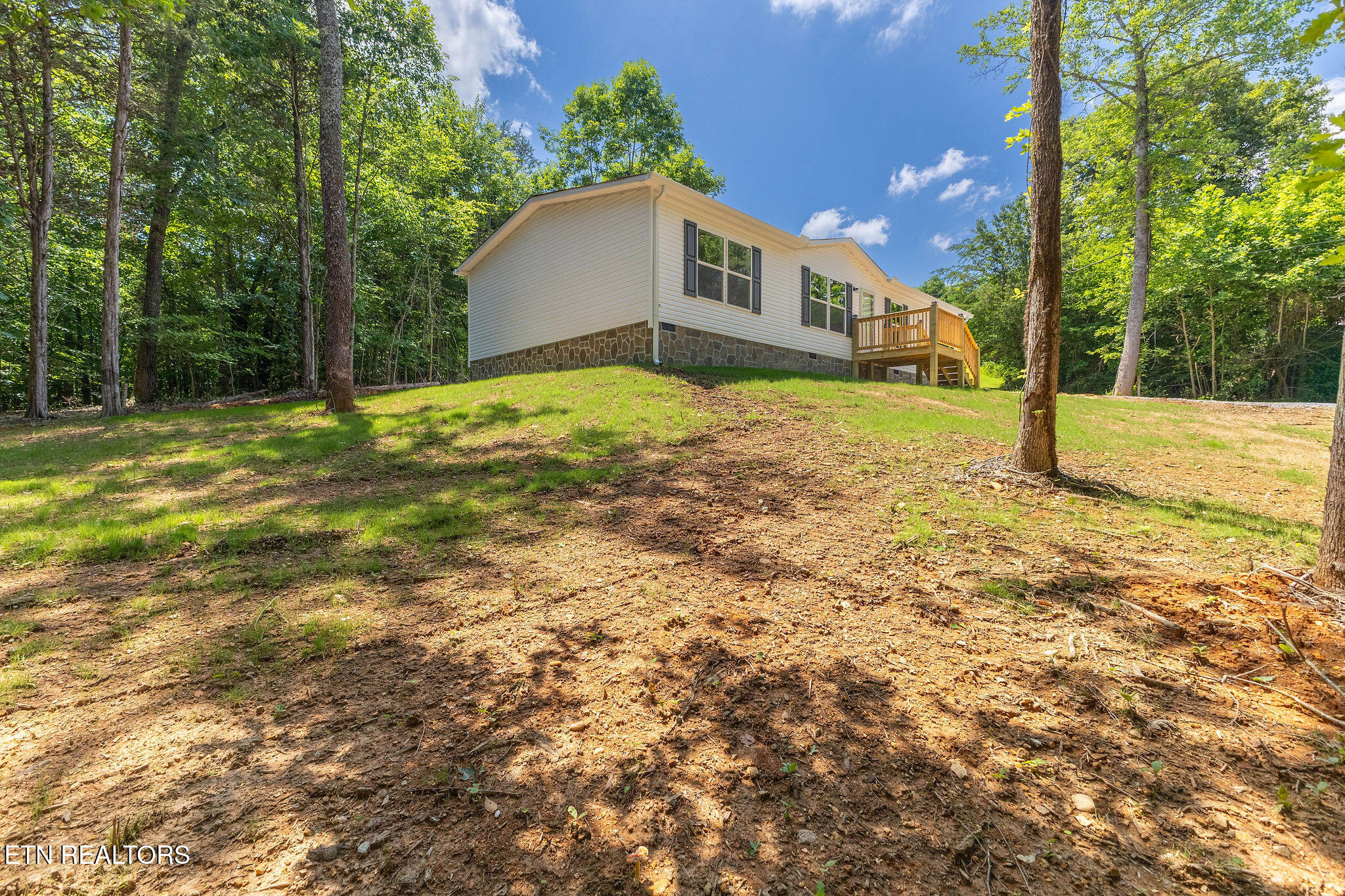 135 Pinecrest Drive Loudon TN 37774