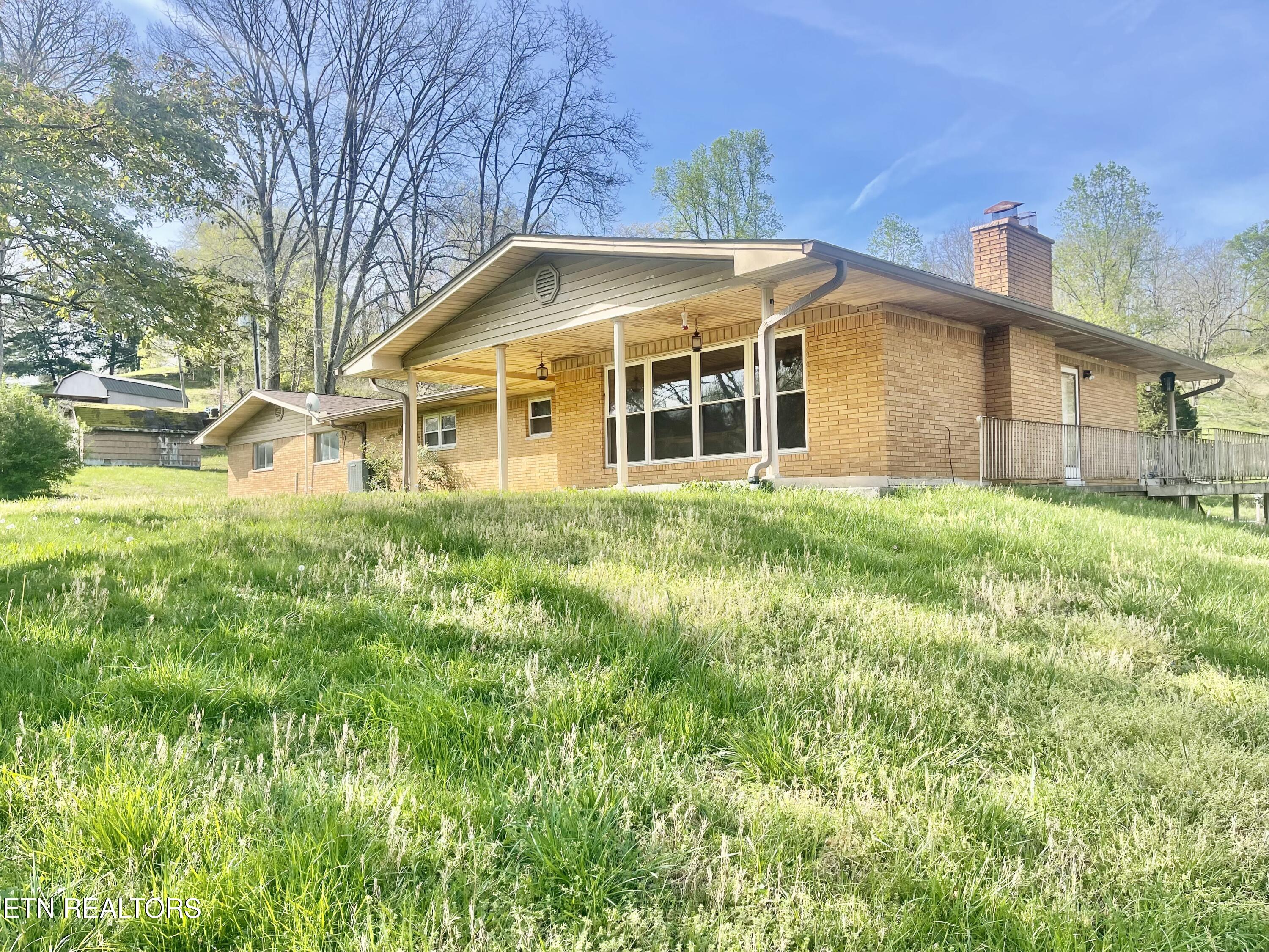 980 Blue Top Road Tazewell TN 37879