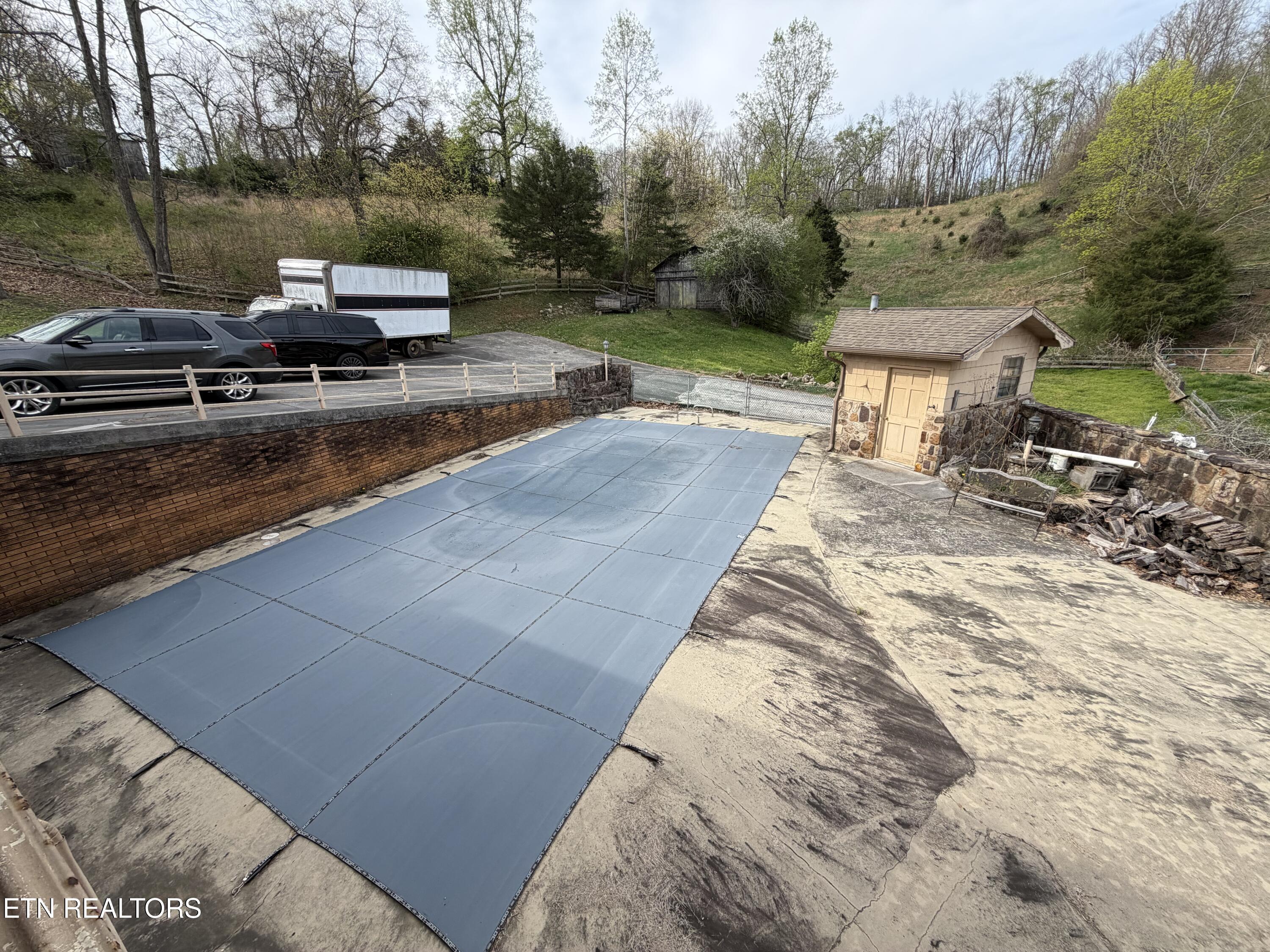980 Blue Top Road Tazewell TN 37879