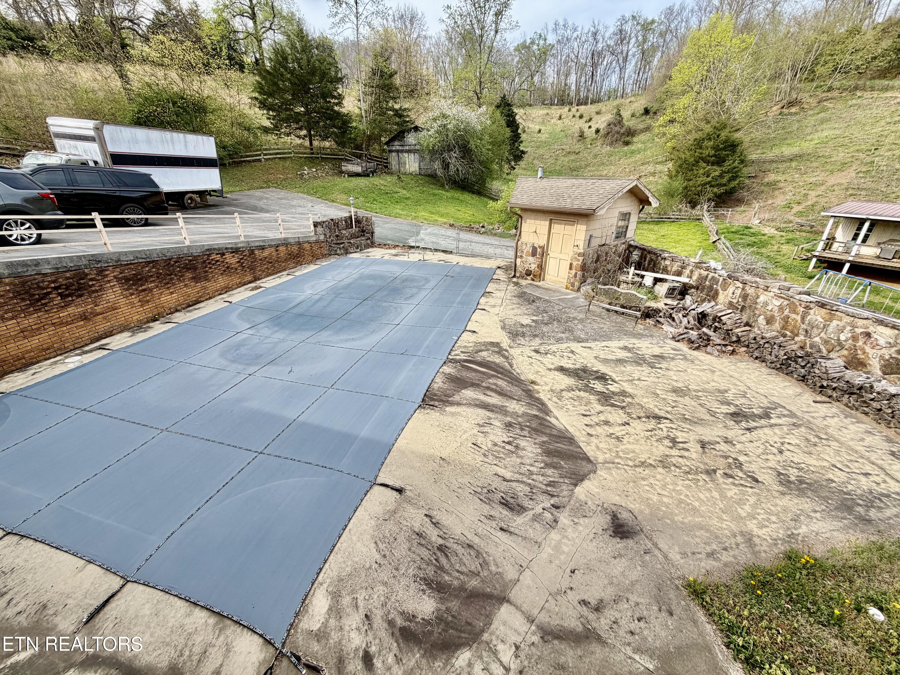 980 Blue Top Road Tazewell TN 37879
